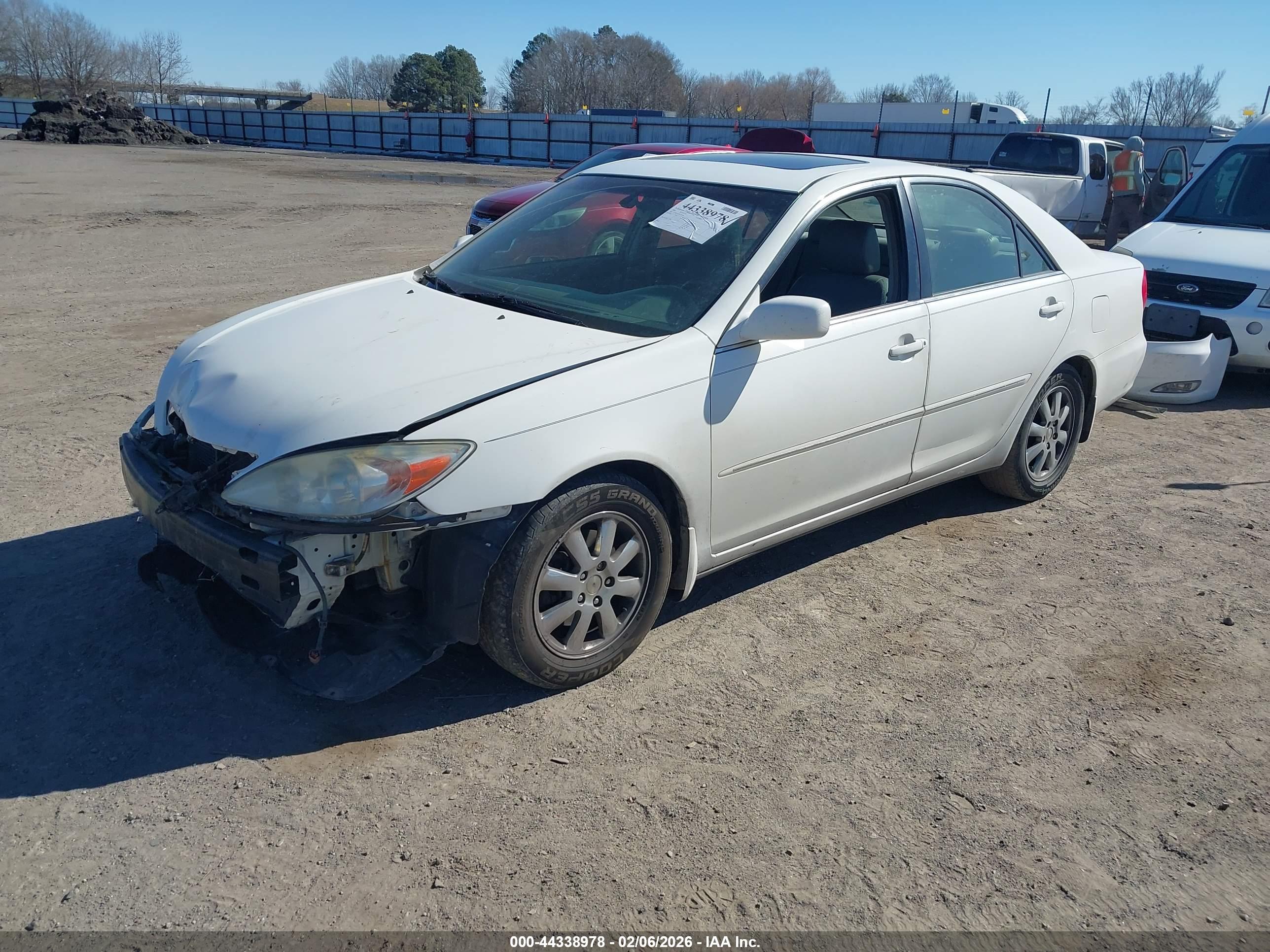 TOYOTA CAMRY image 2
