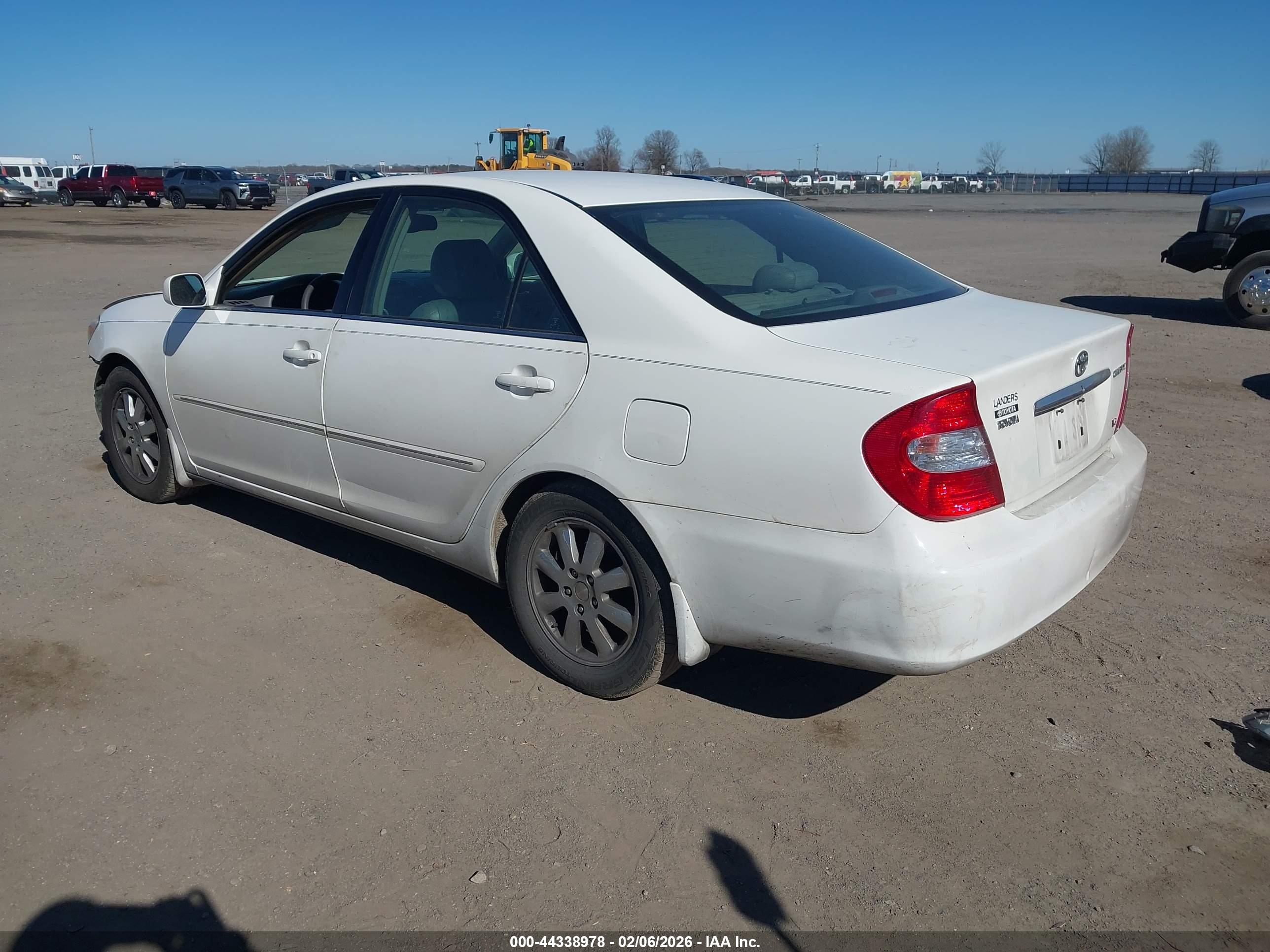 TOYOTA CAMRY image 3