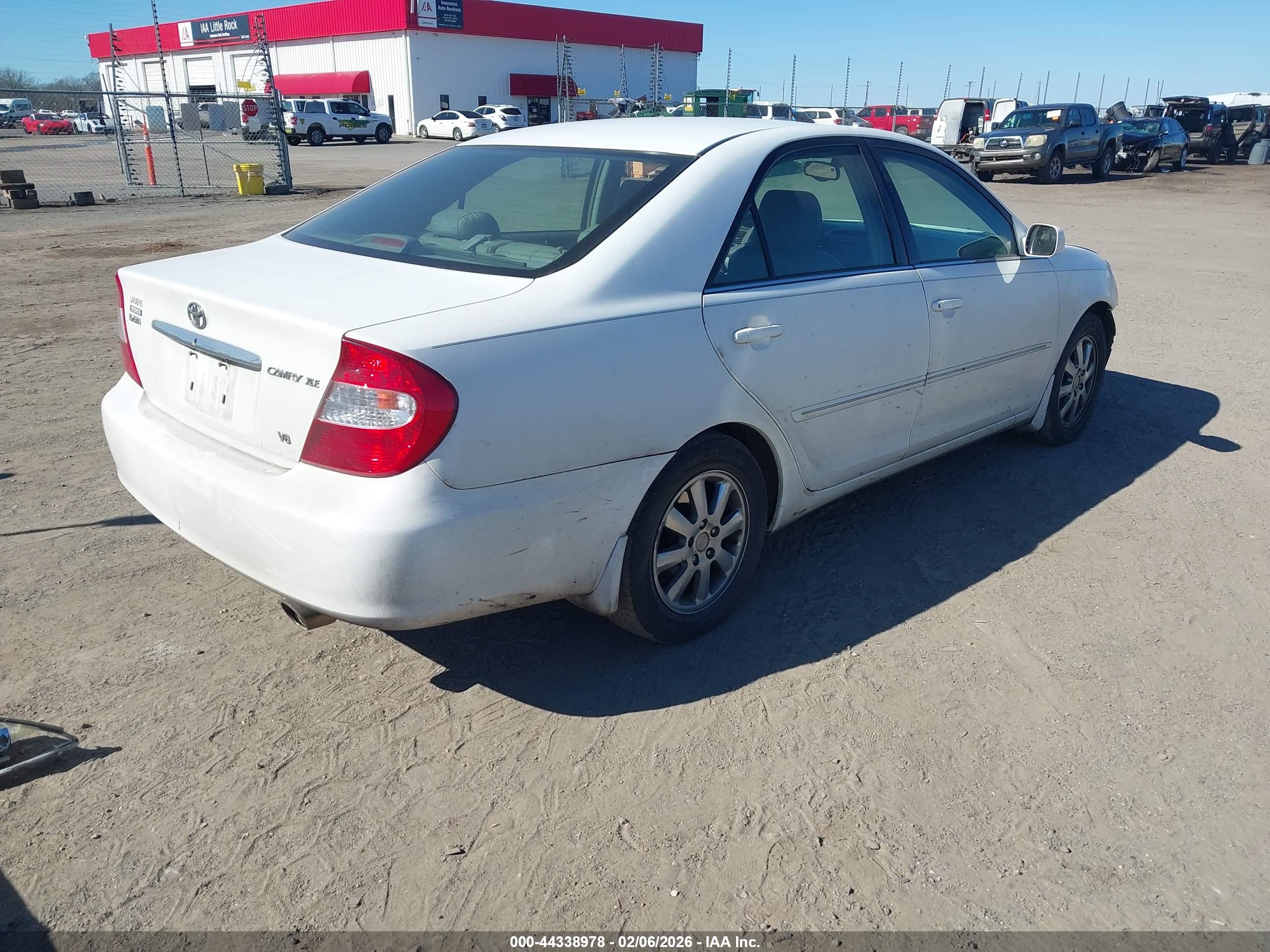 TOYOTA CAMRY image 4