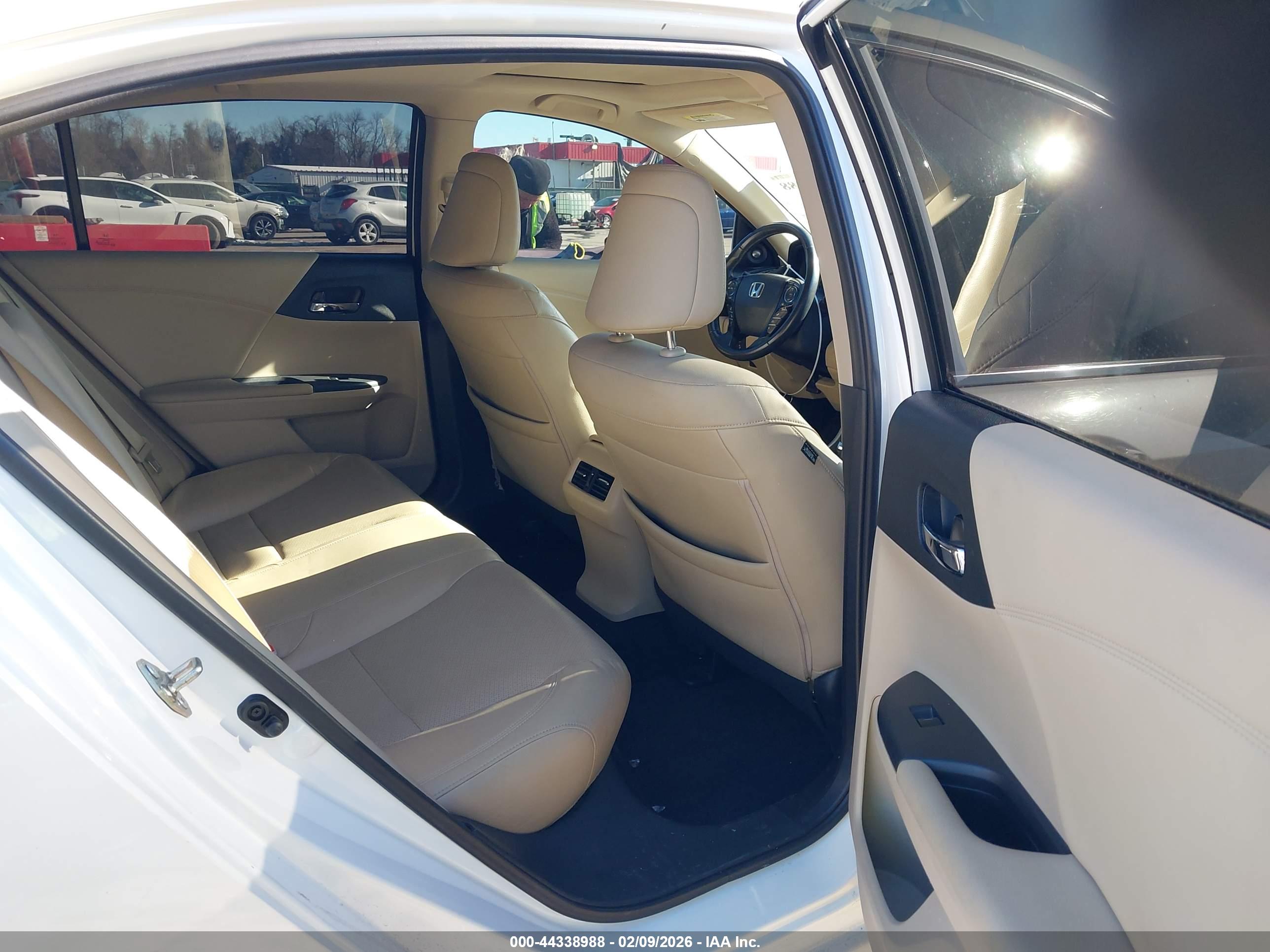 HONDA ACCORD image 8