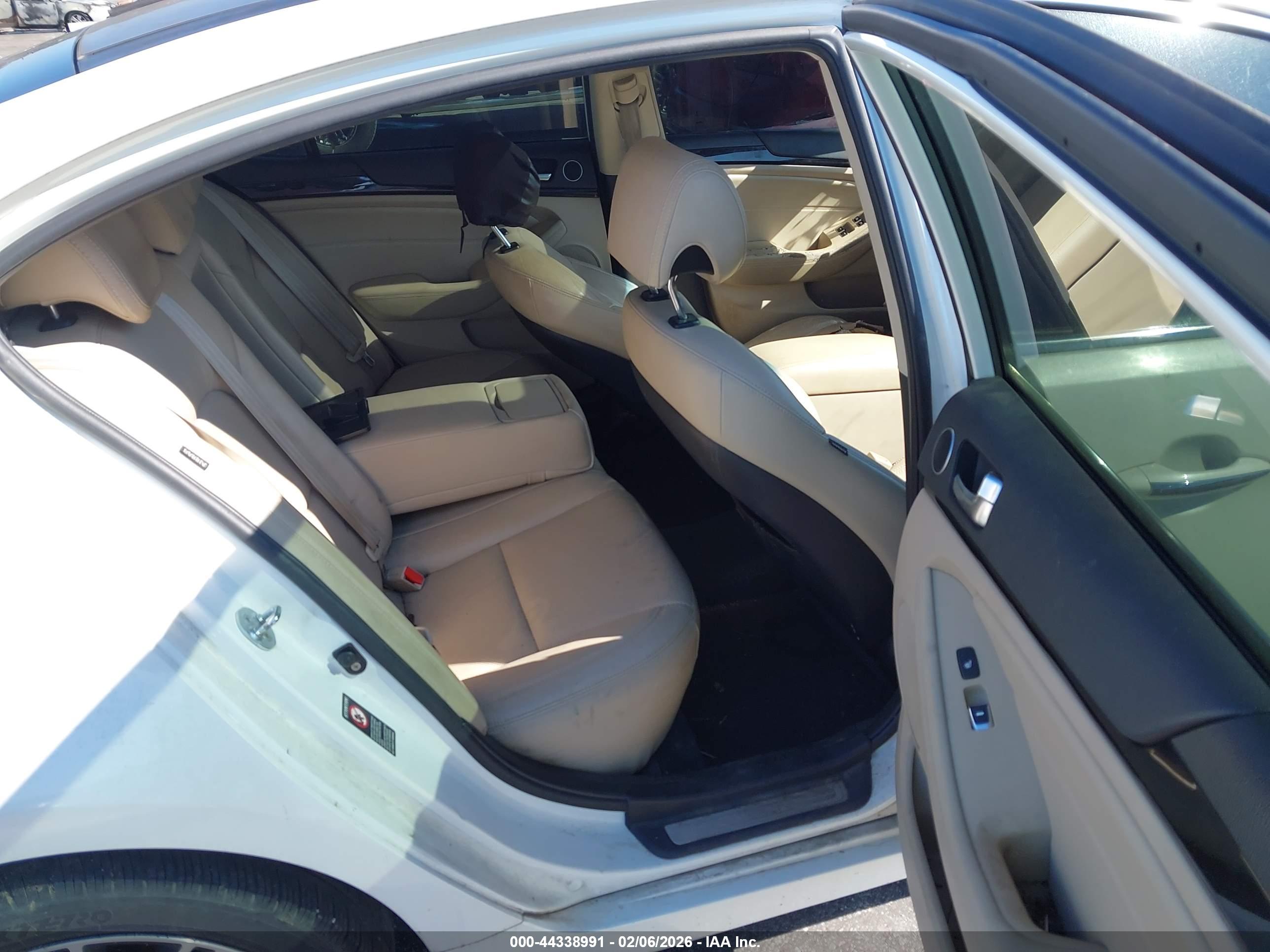 KIA CADENZA image 8