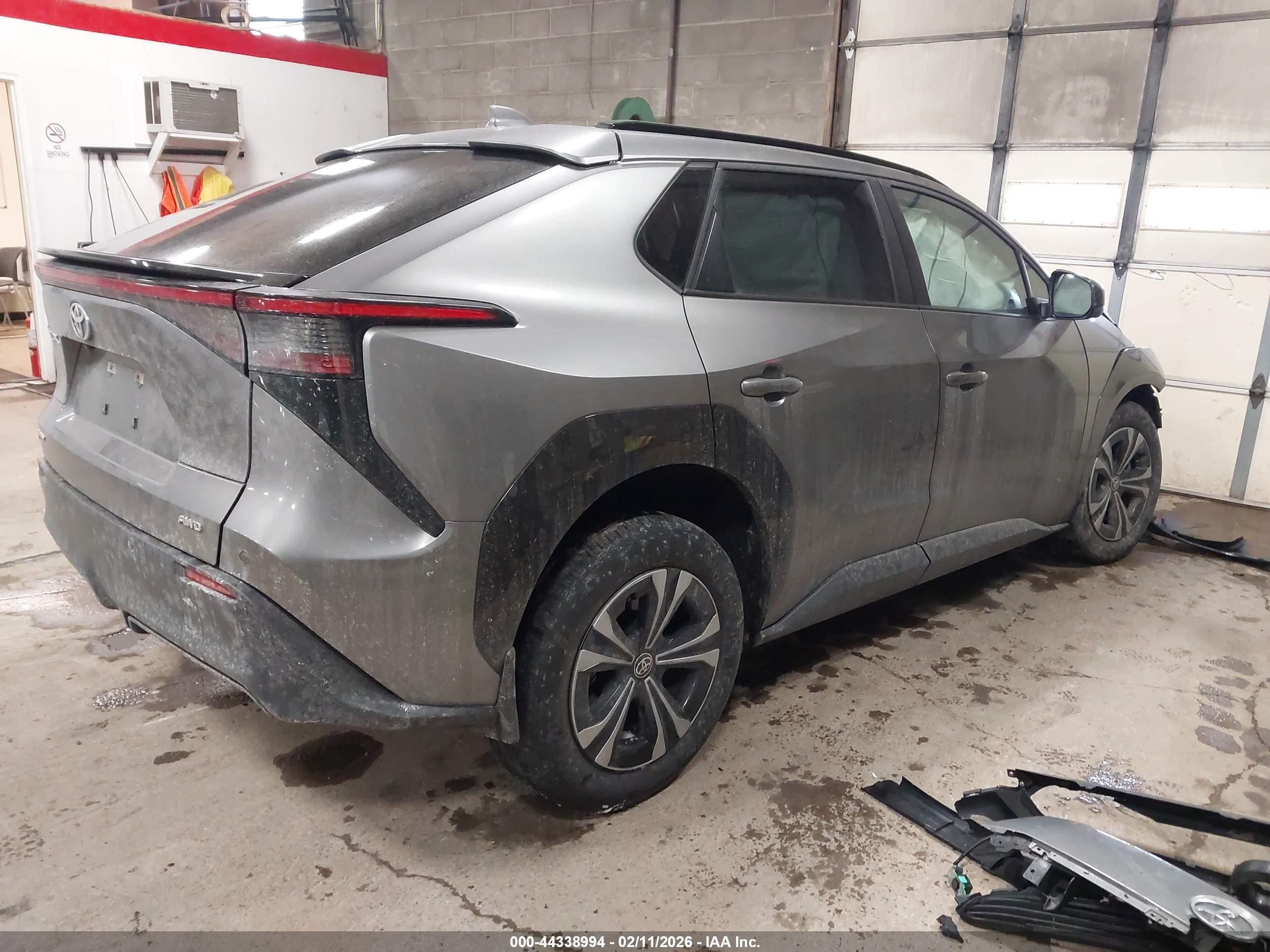 TOYOTA BZ4X image 4