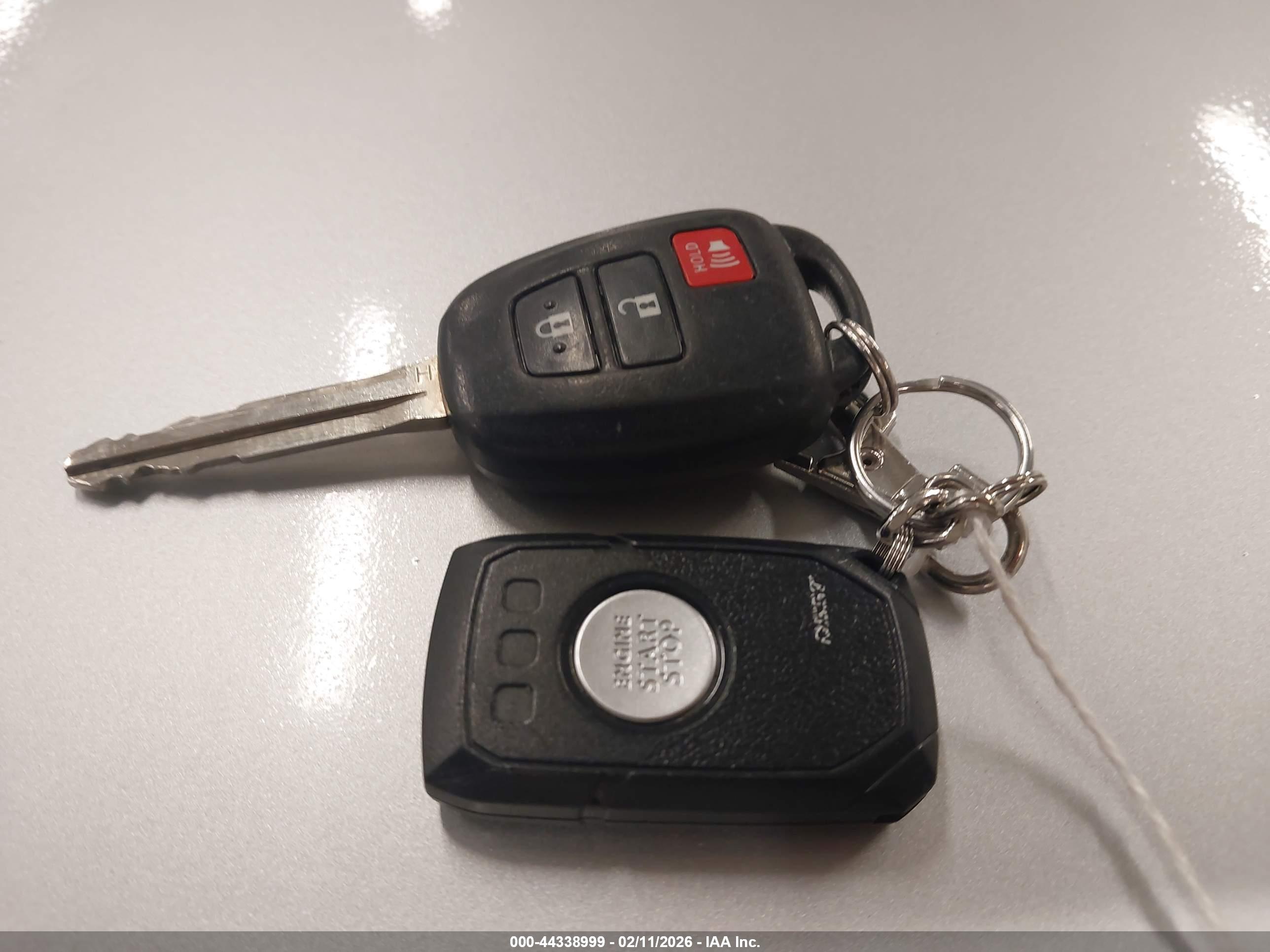 TOYOTA RAV4 image 11