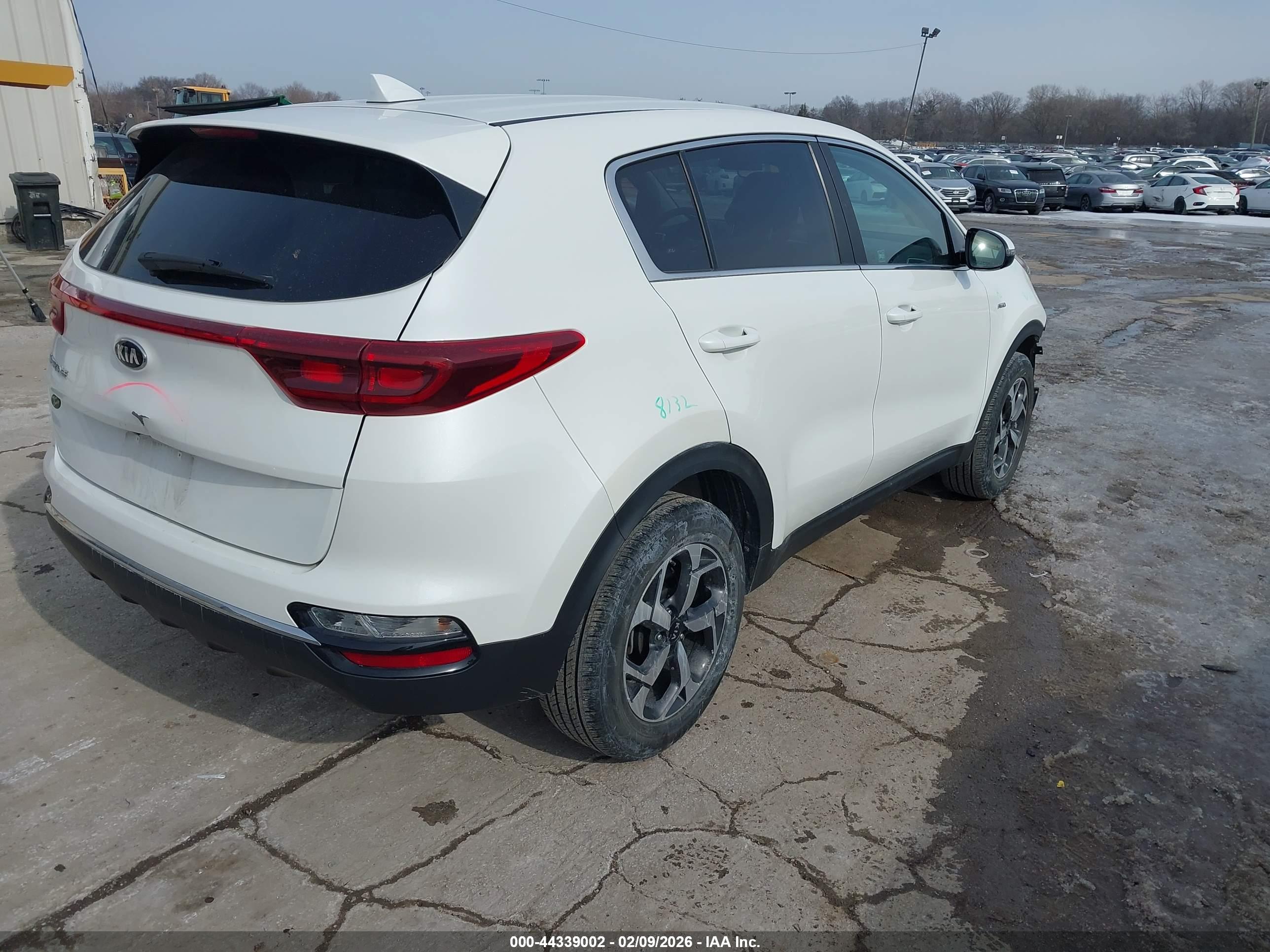 KIA SPORTAGE image 4