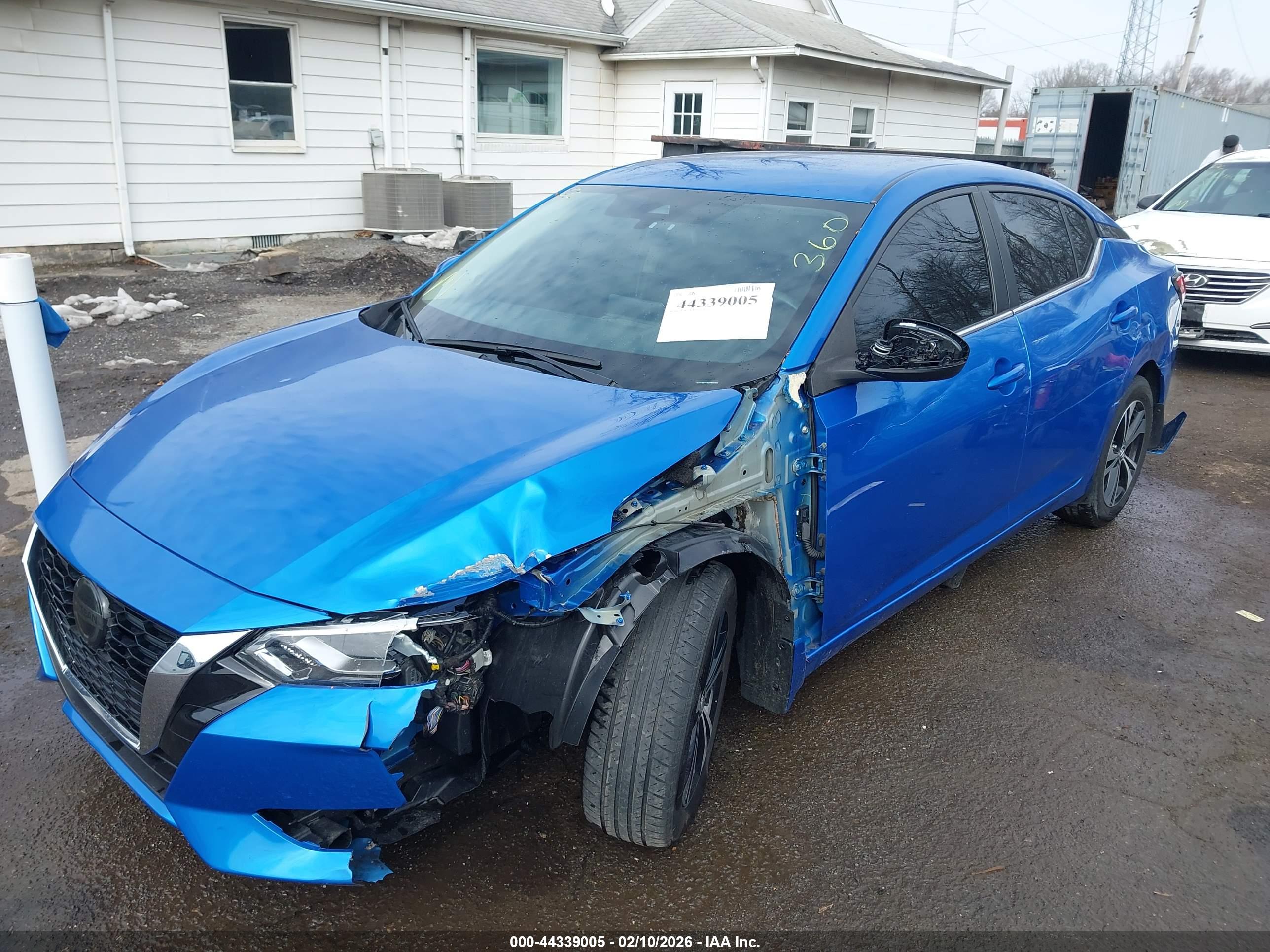 NISSAN SENTRA image 2