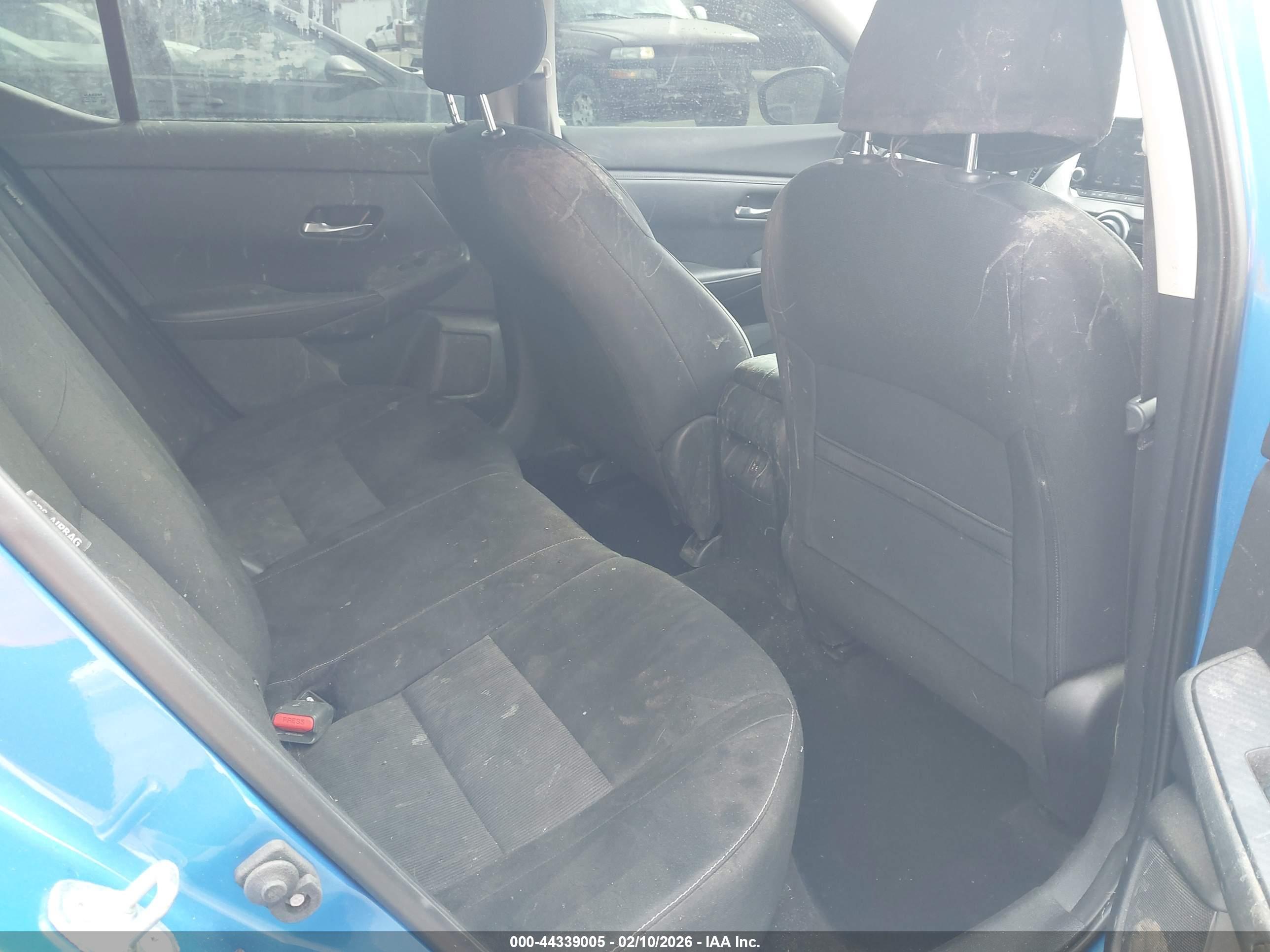 NISSAN SENTRA image 8