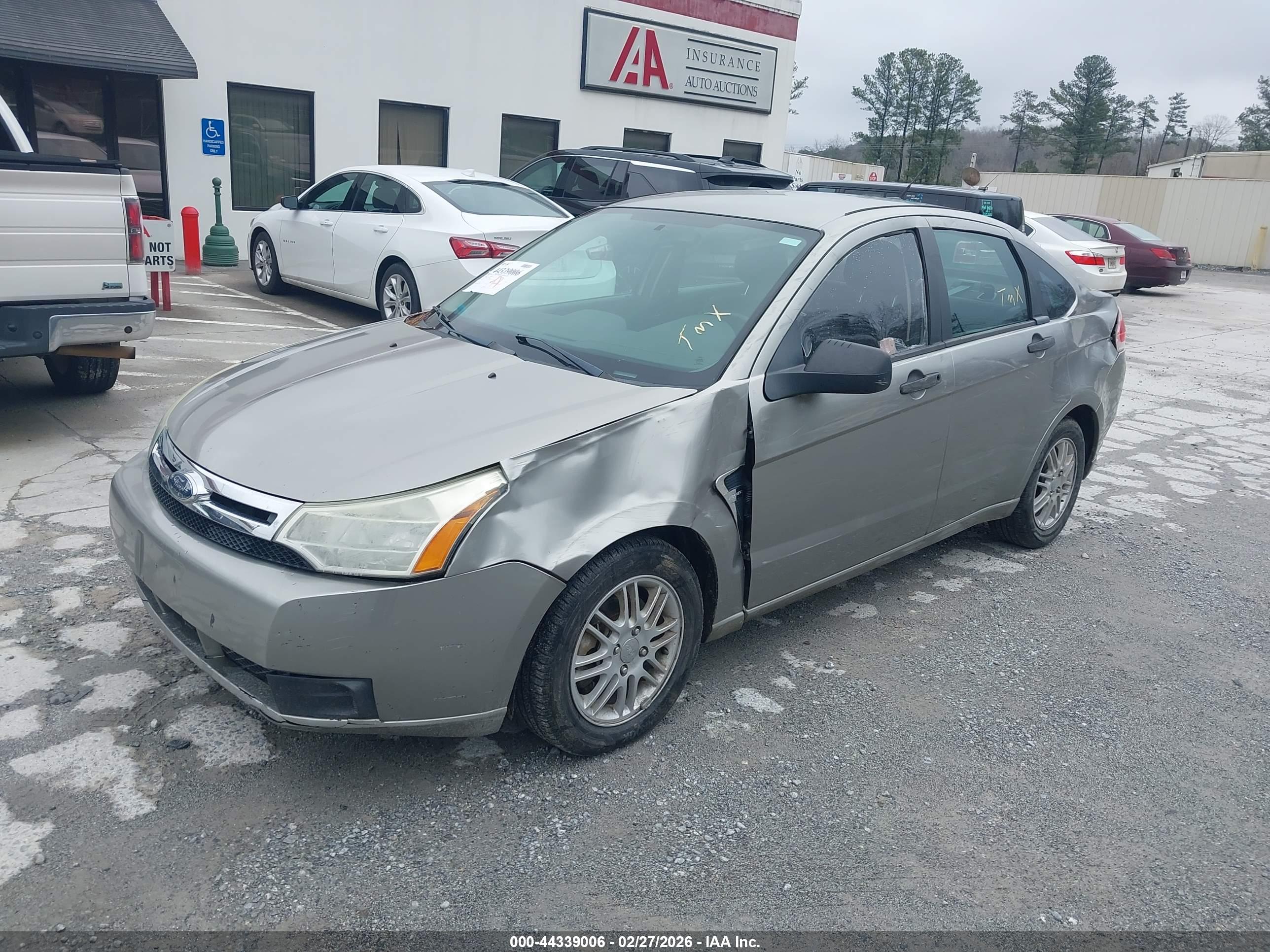 FORD FOCUS image 2