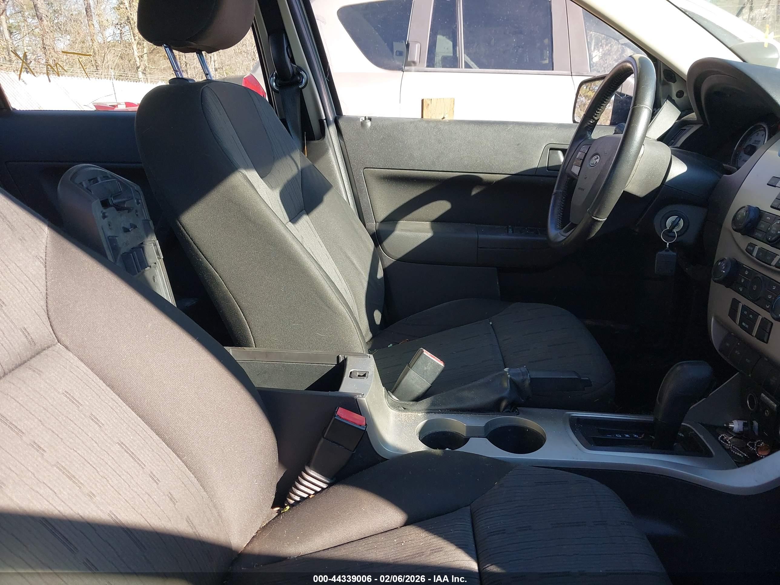 FORD FOCUS image 5