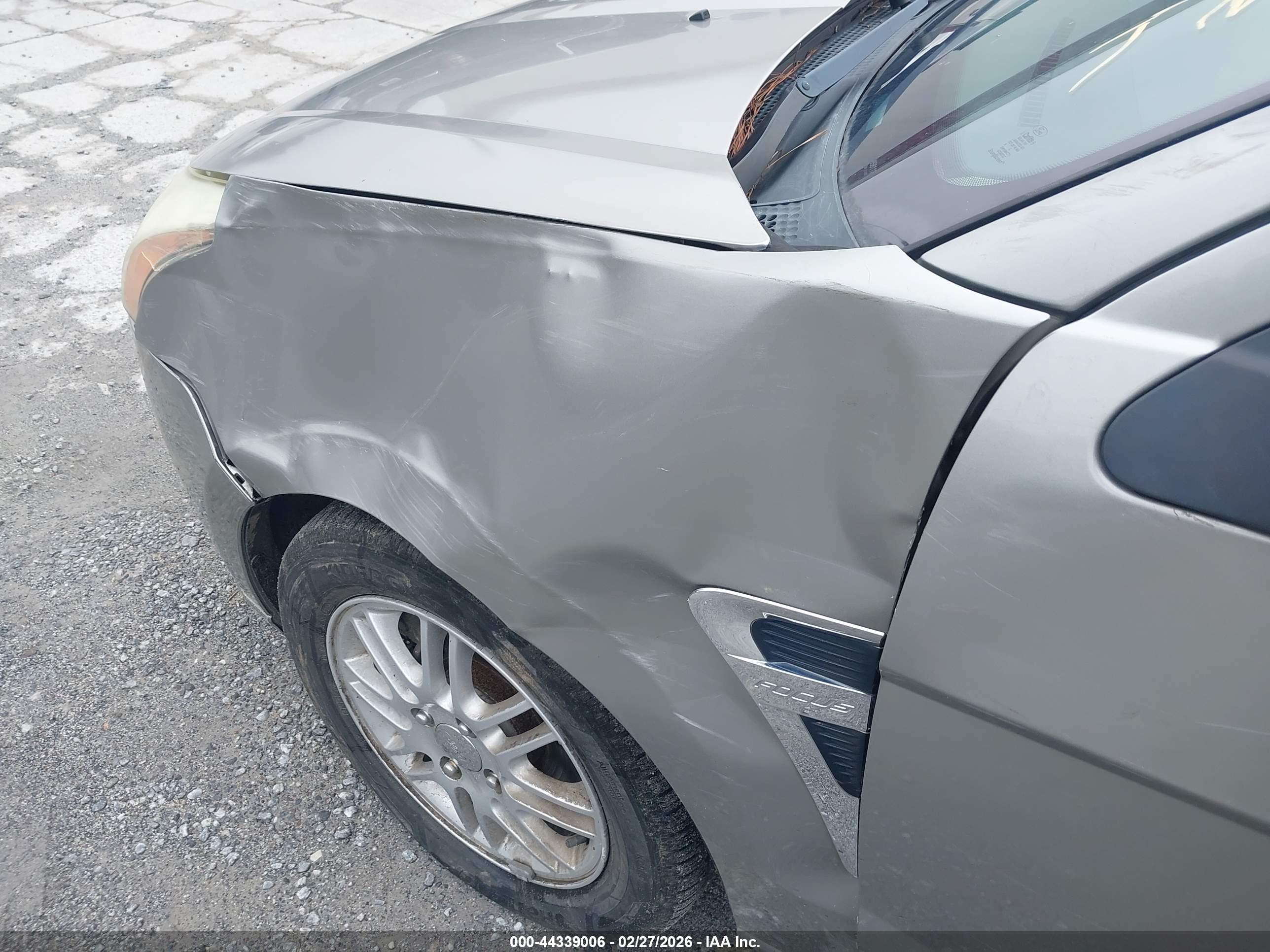 FORD FOCUS image 6