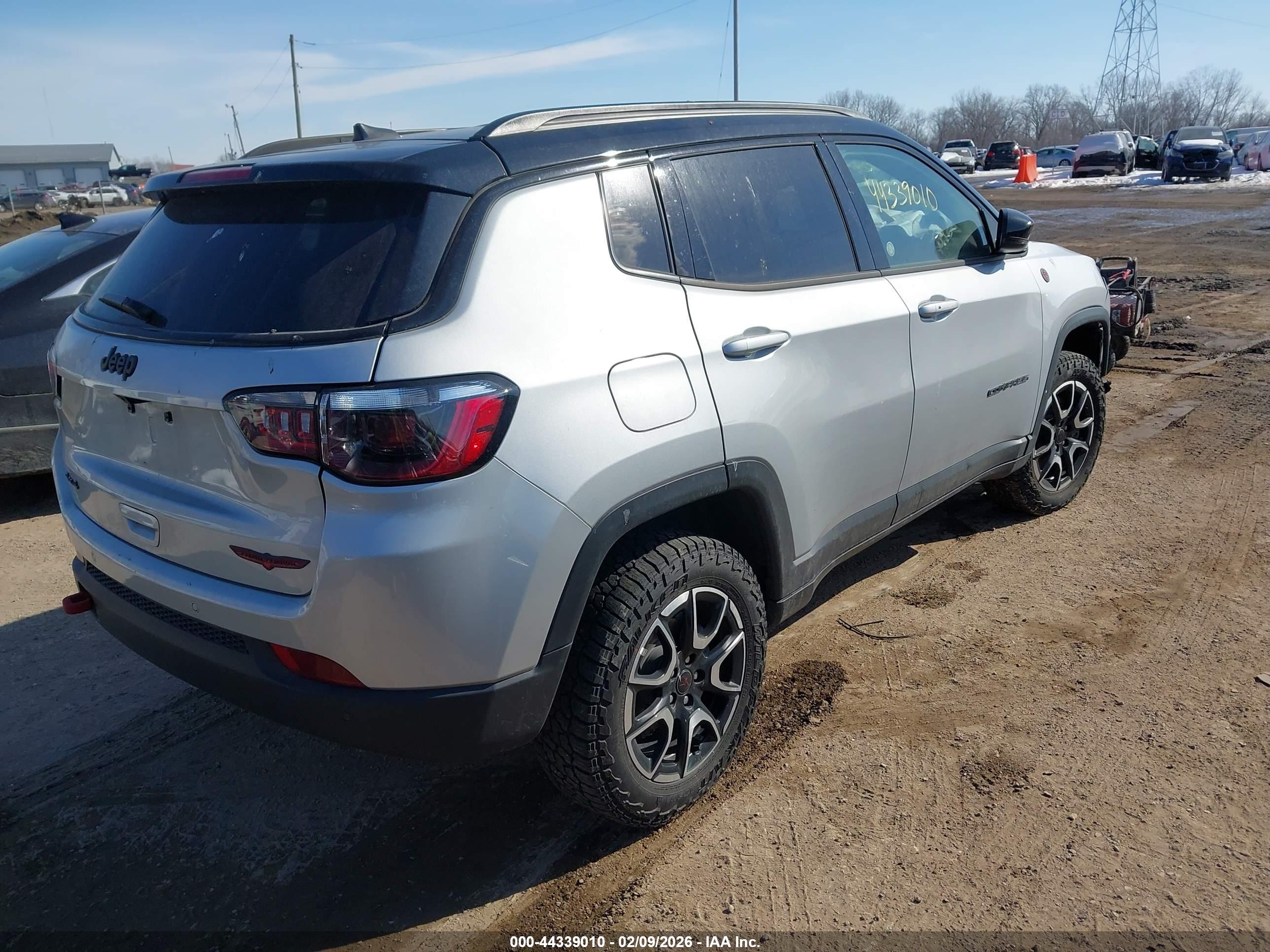 JEEP COMPASS image 4
