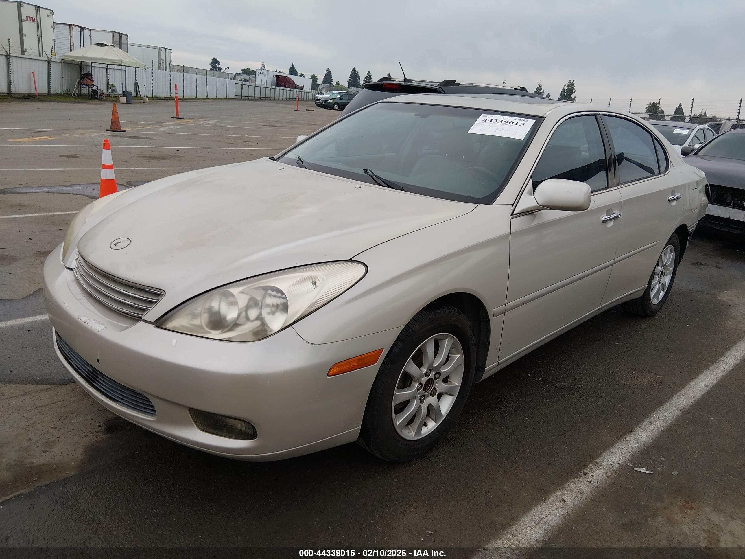 LEXUS ES image 2