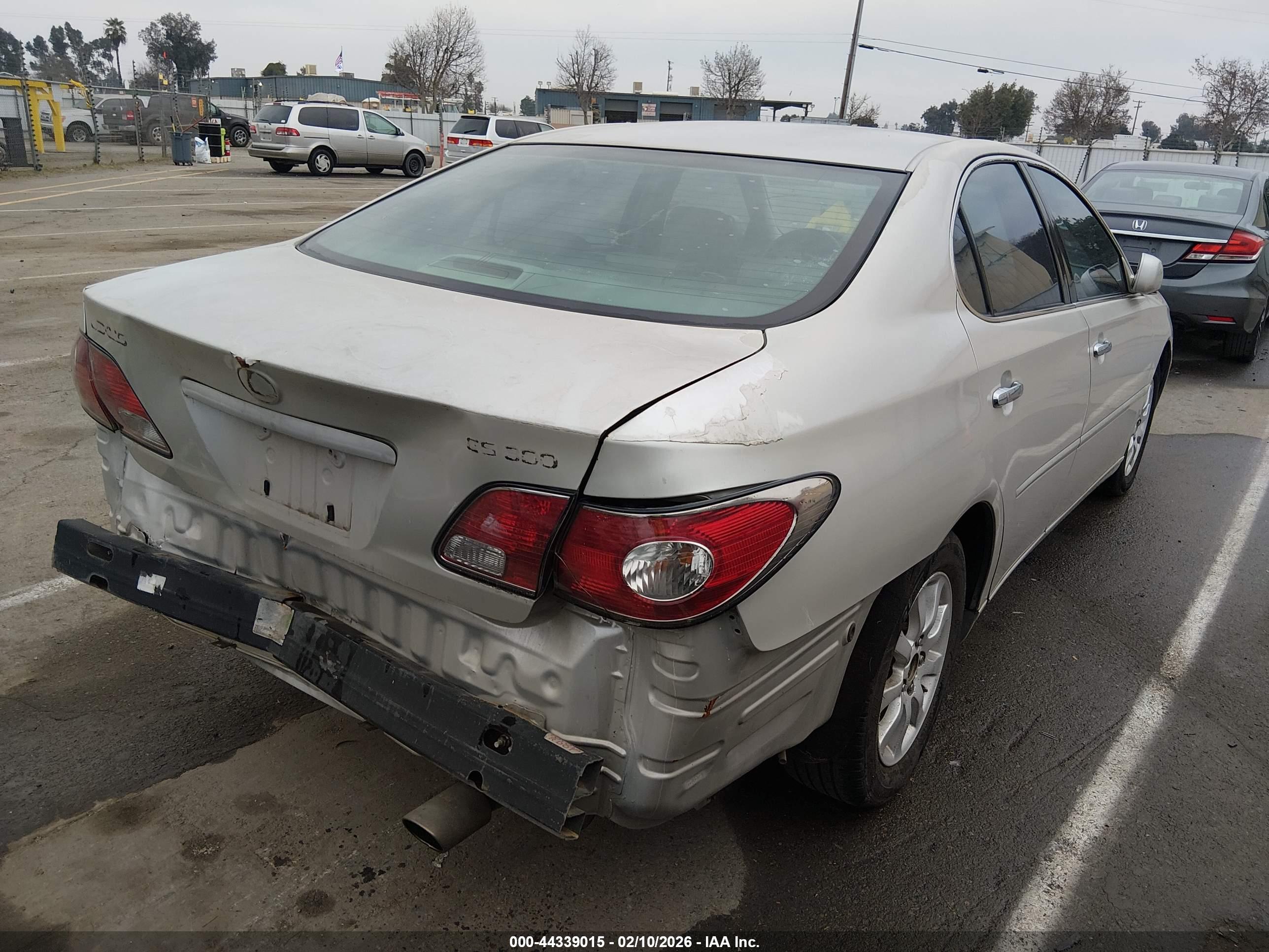 LEXUS ES image 4