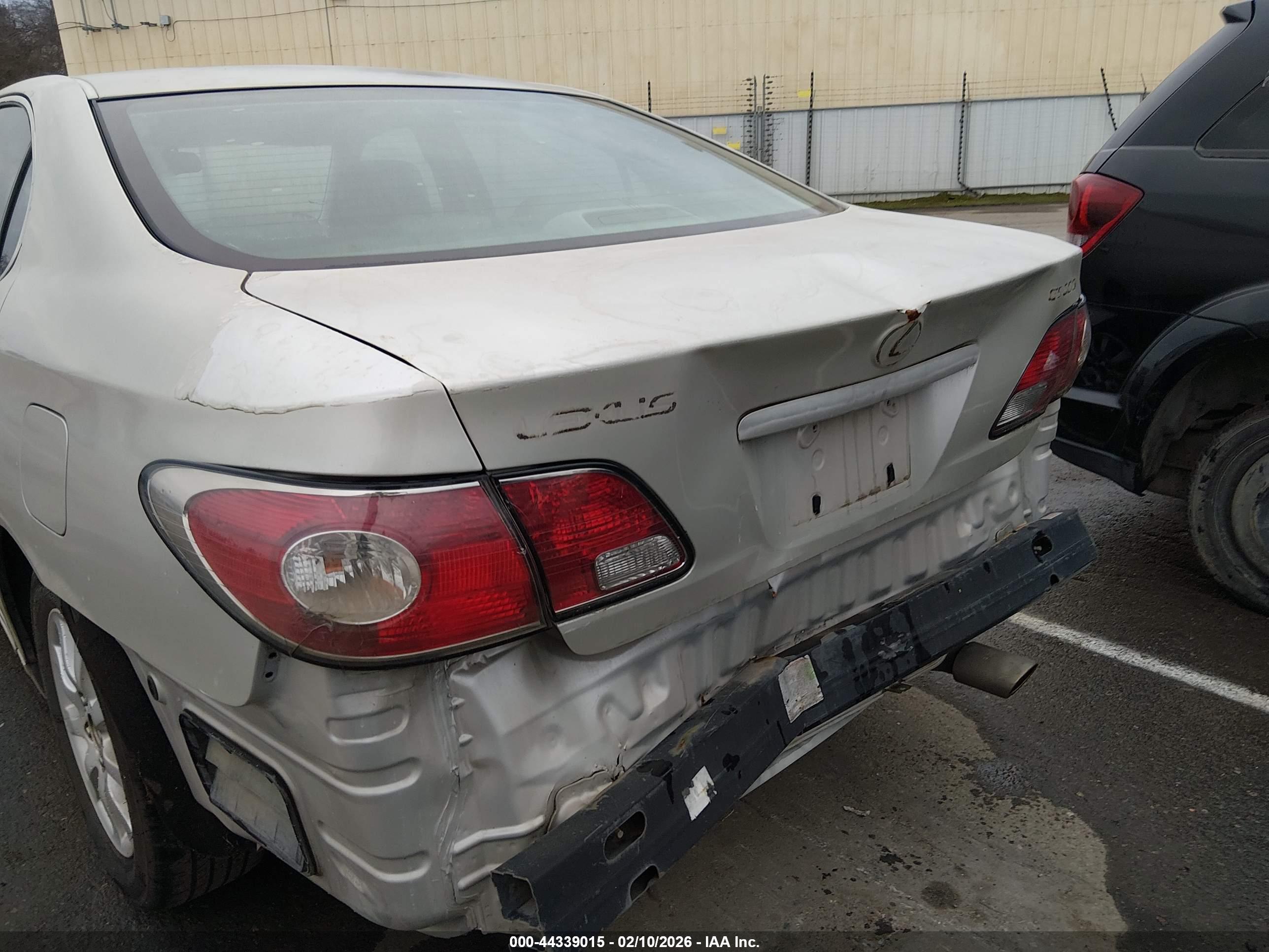 LEXUS ES image 6