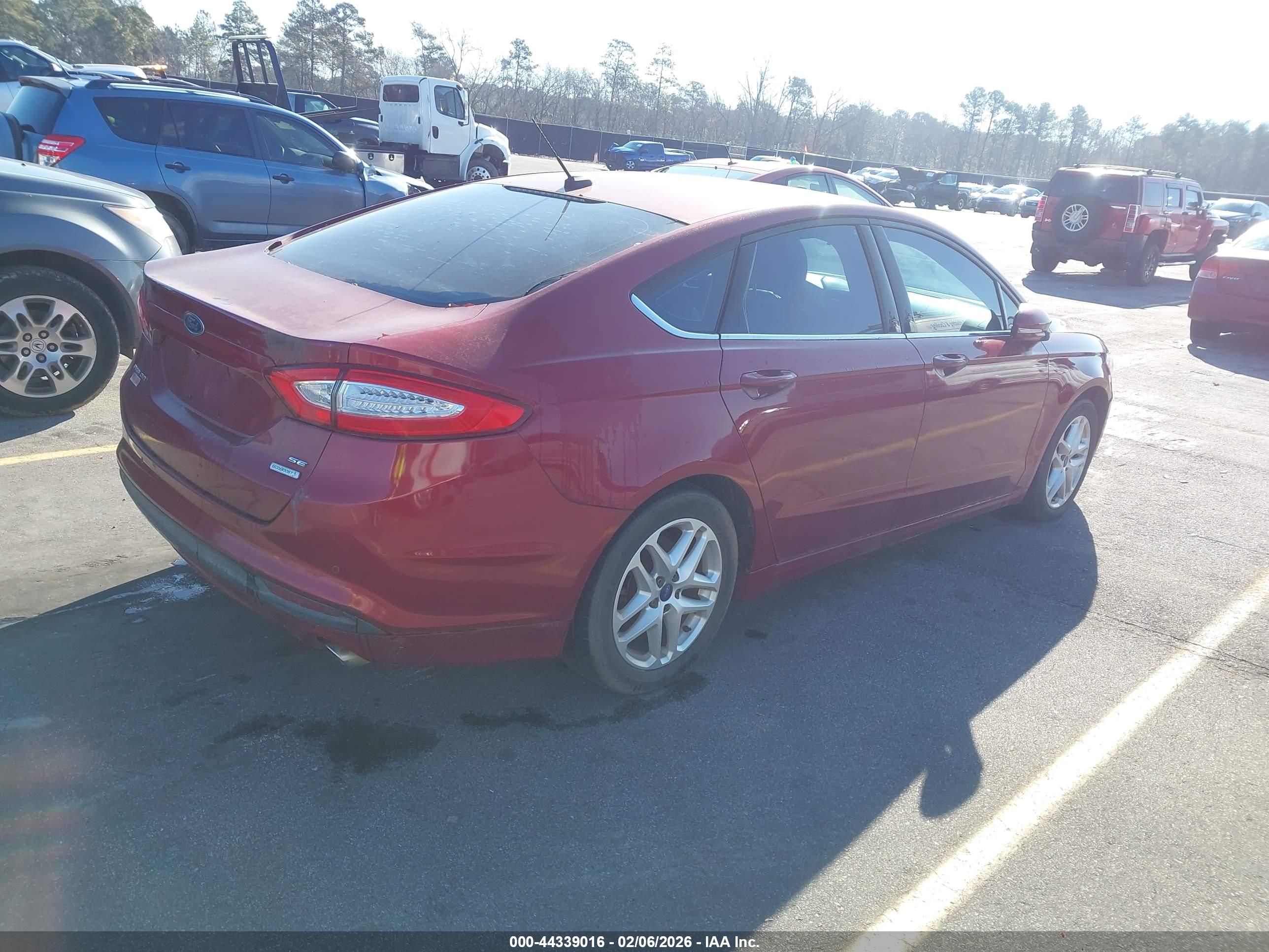 FORD FUSION image 4