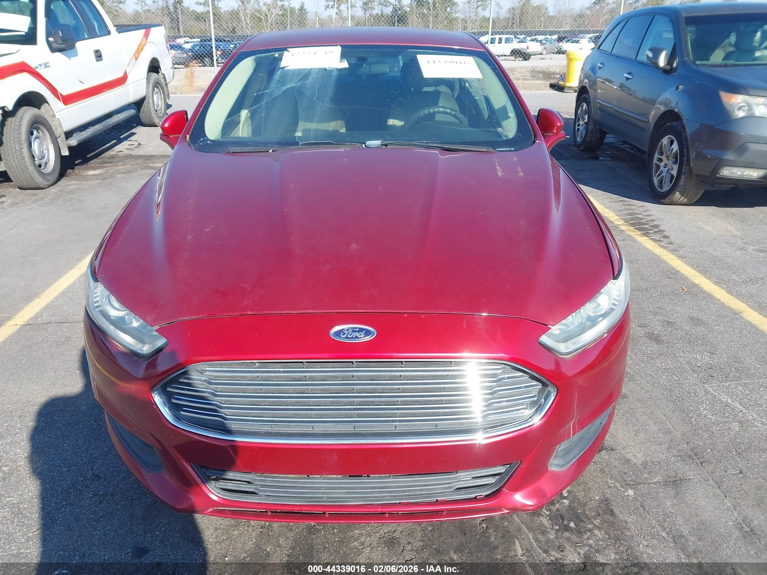 FORD FUSION image 6