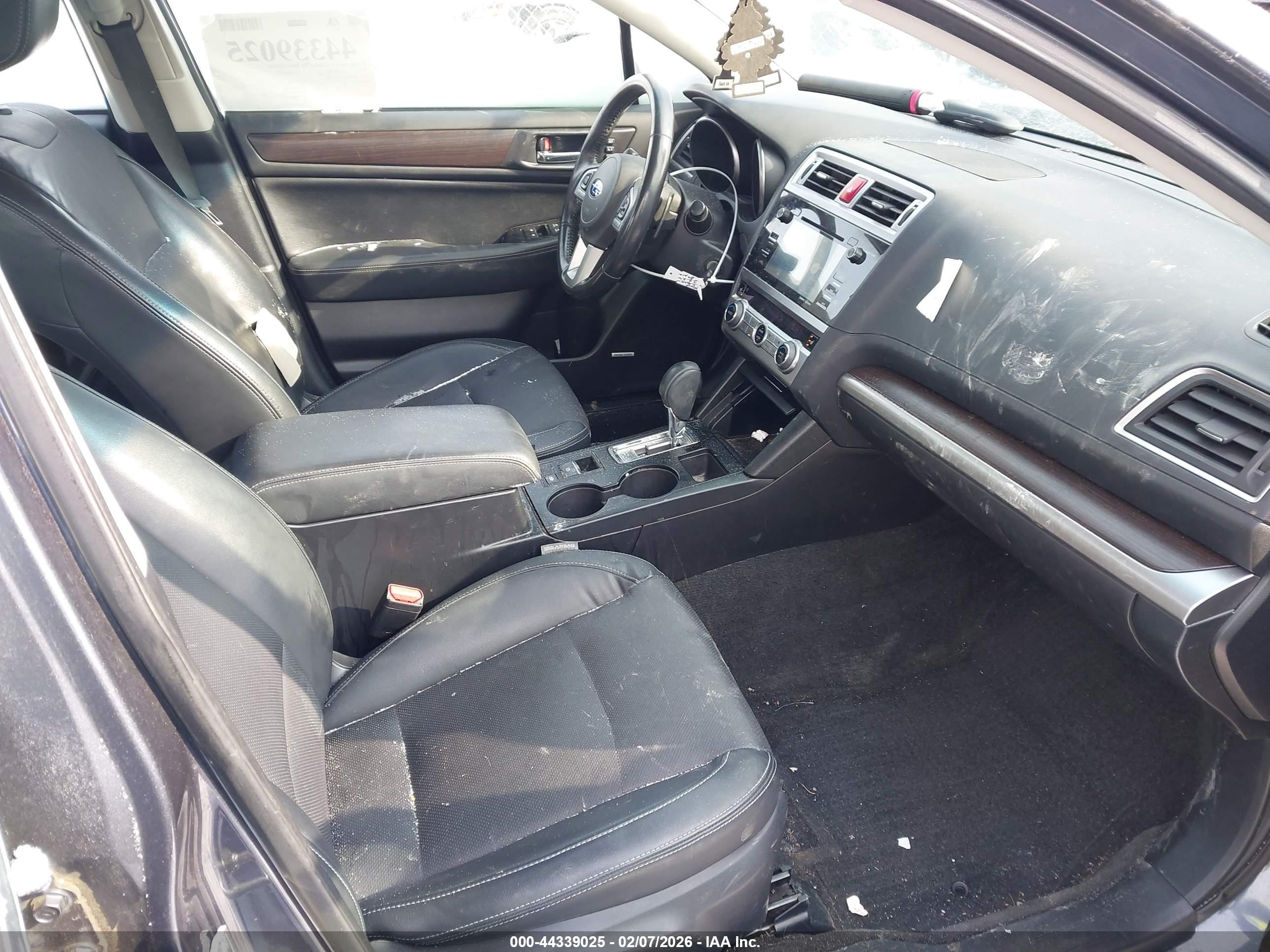 SUBARU LEGACY image 5