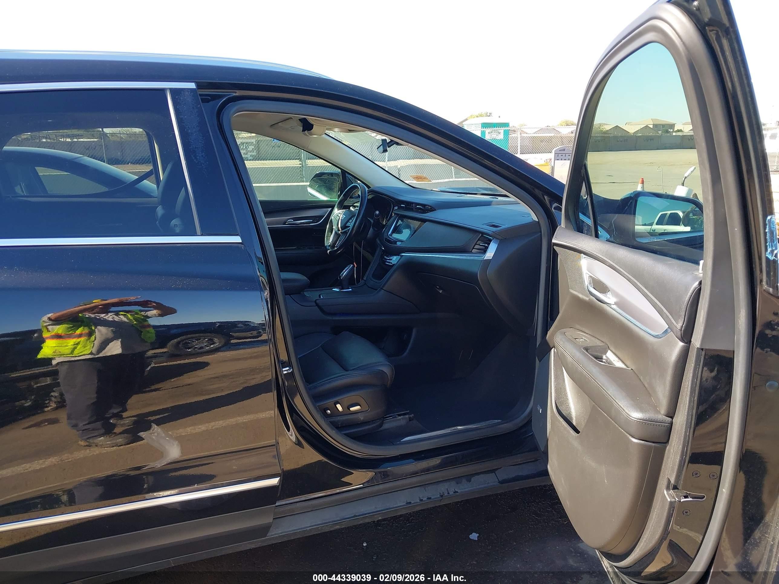 CADILLAC XT5 image 5