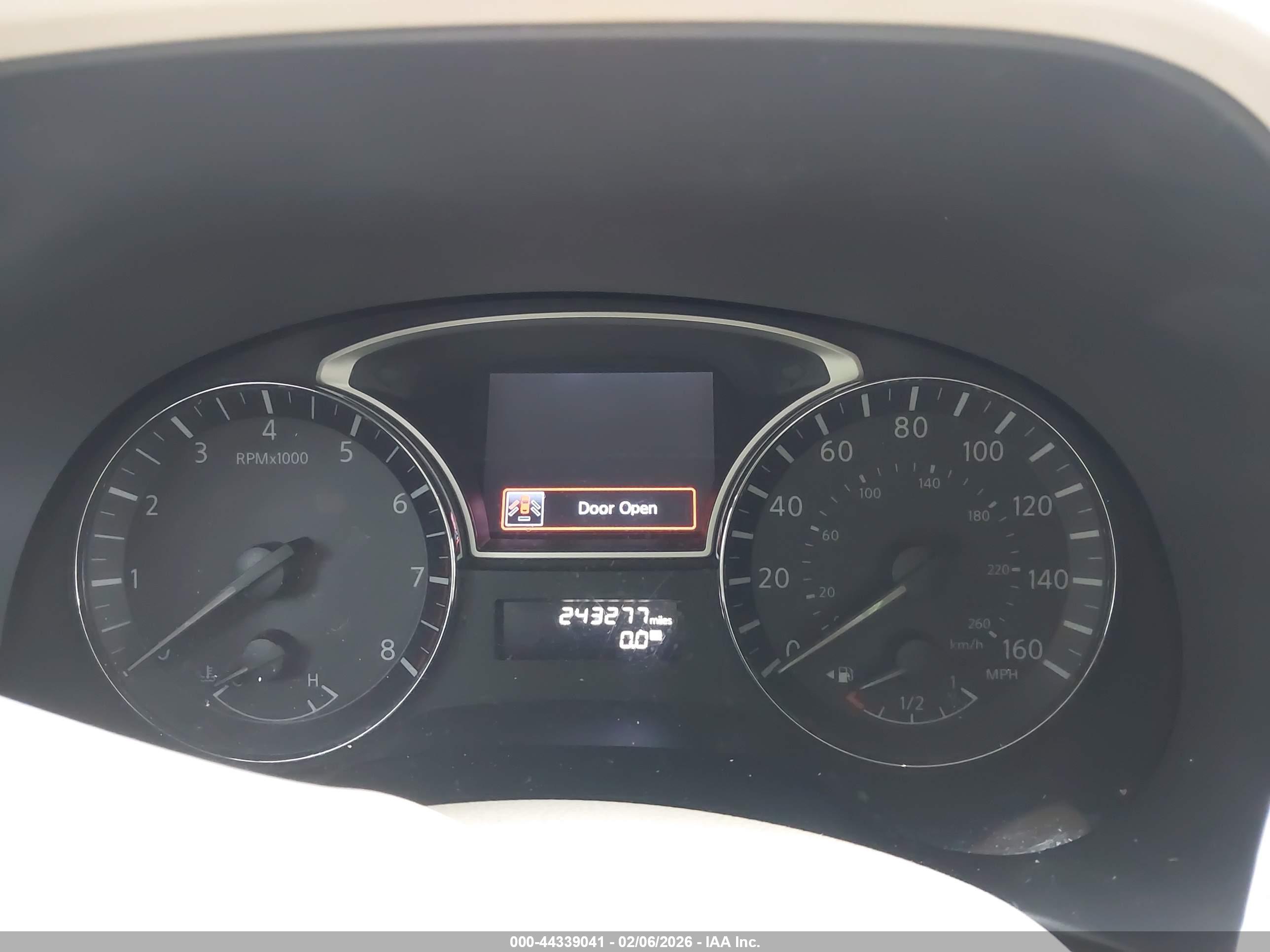 NISSAN PATHFINDER image 7