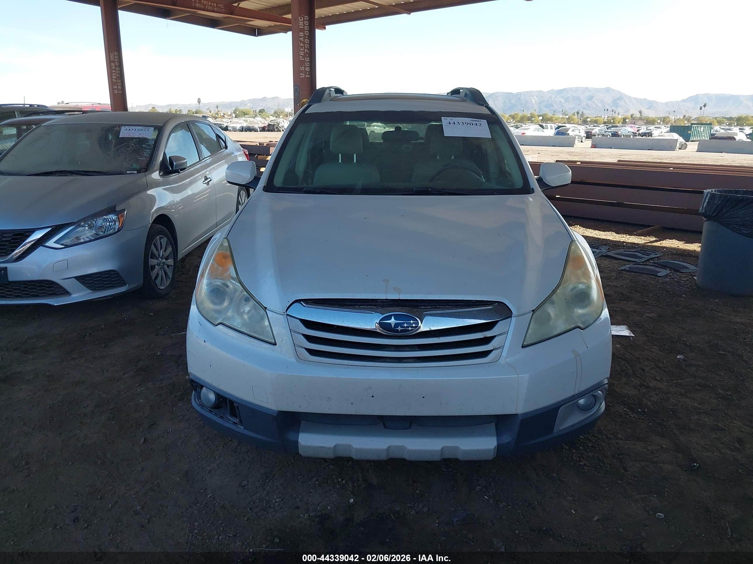 SUBARU OUTBACK image 6