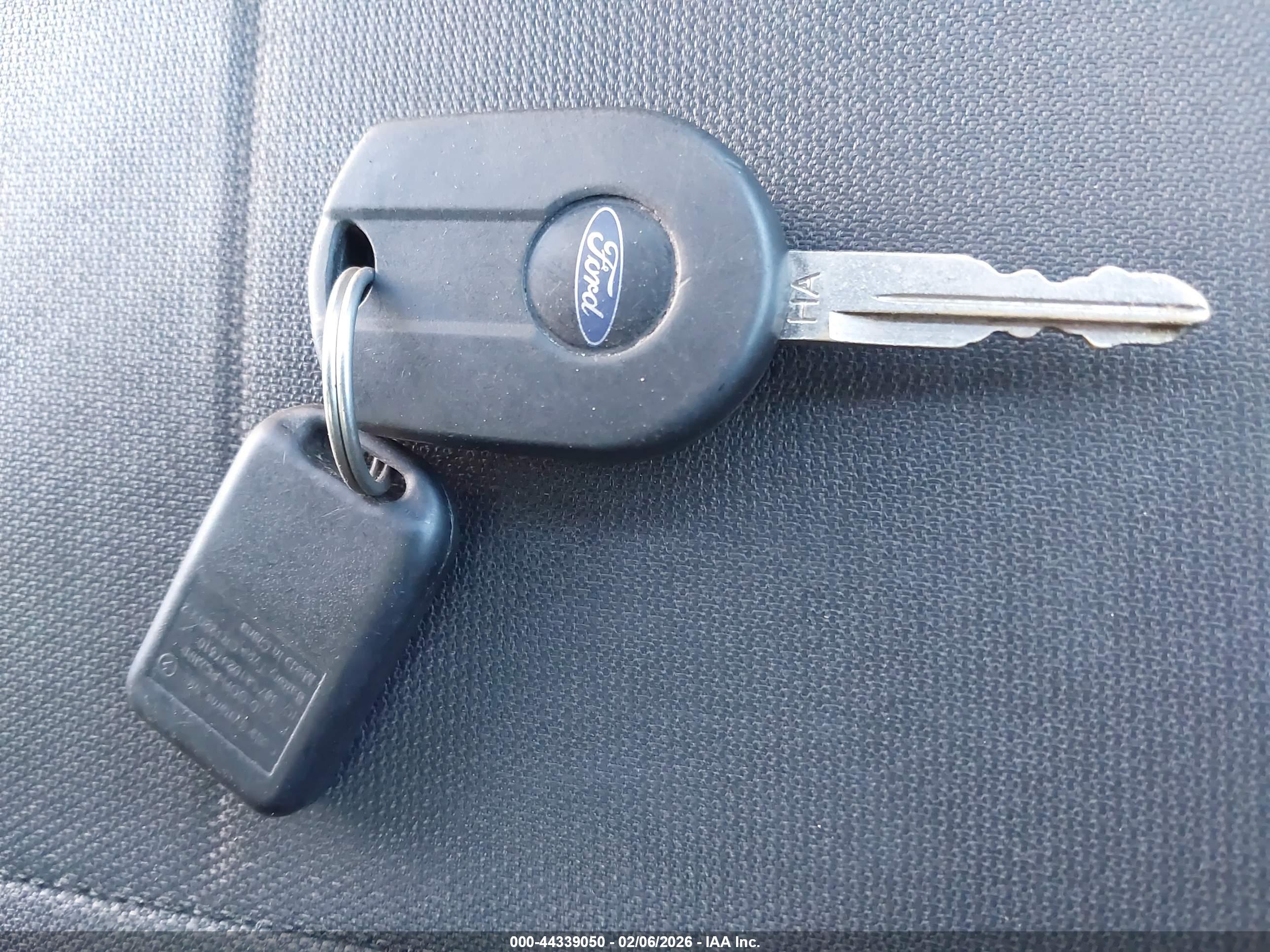 FORD ESCAPE image 11