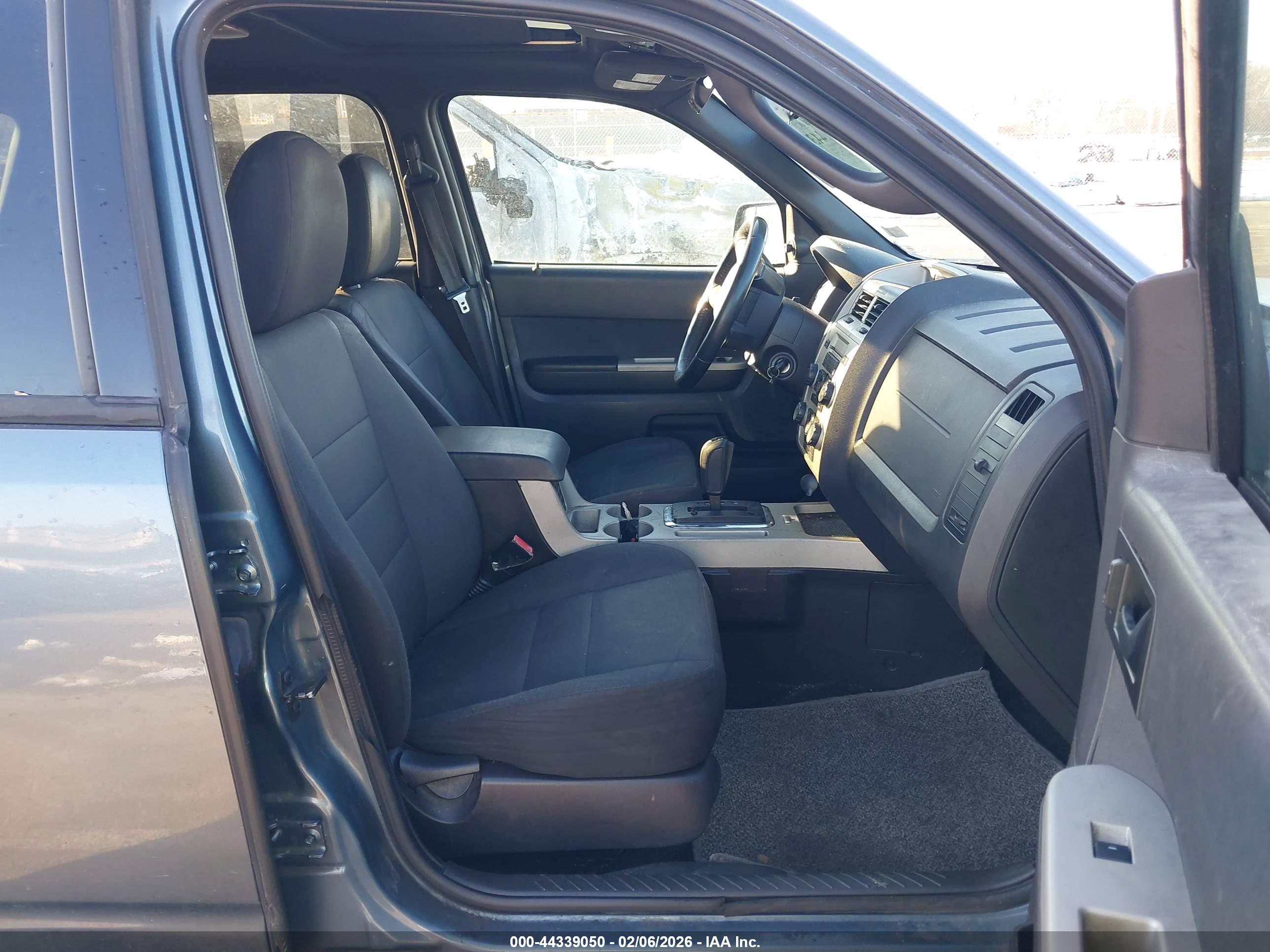 FORD ESCAPE image 5