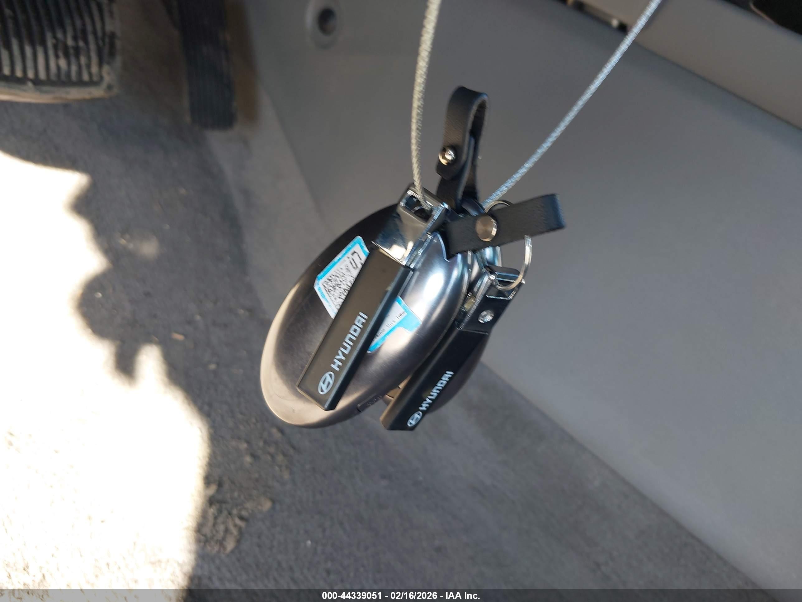 HYUNDAI ELANTRA image 11