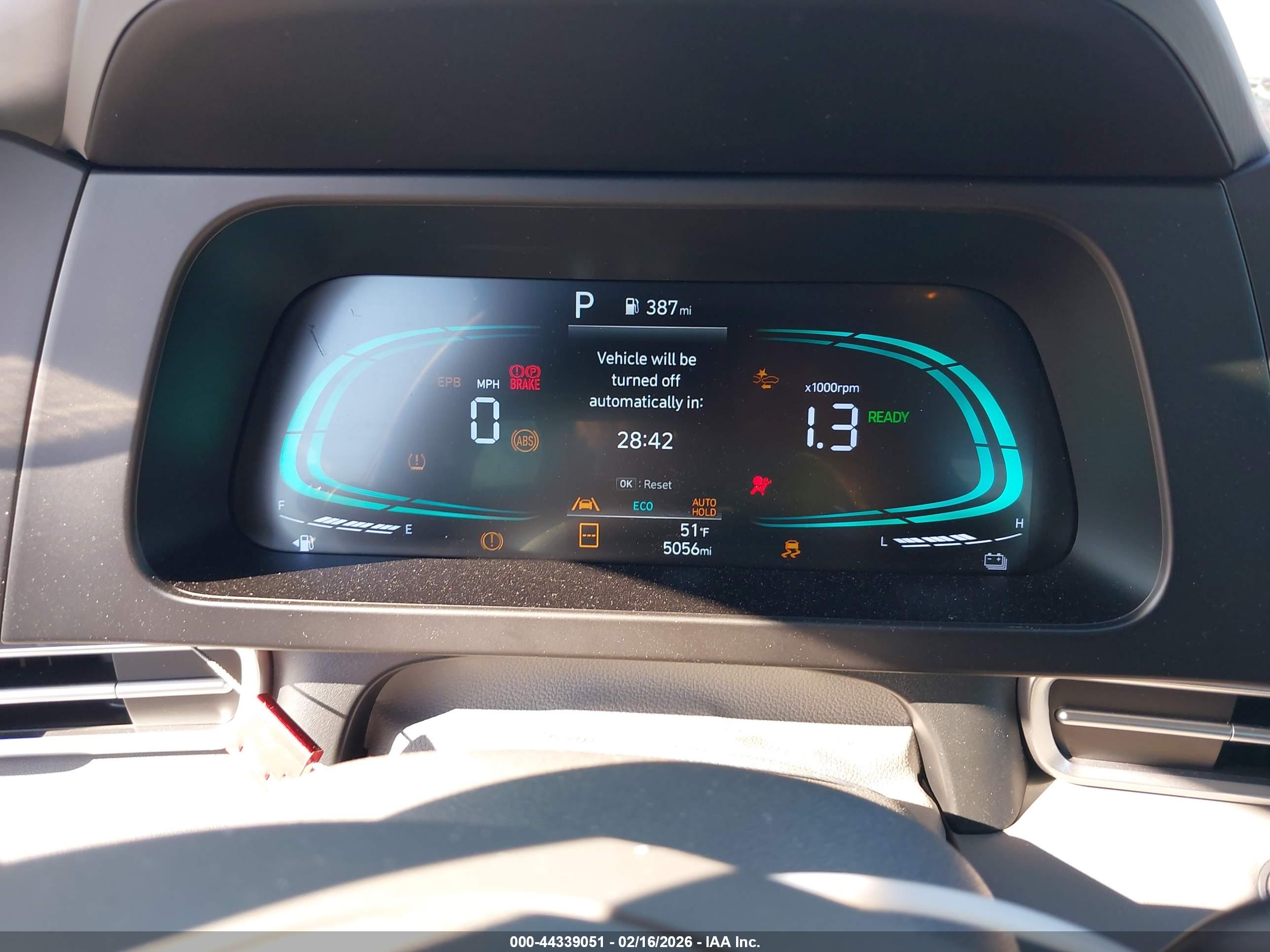 HYUNDAI ELANTRA image 7