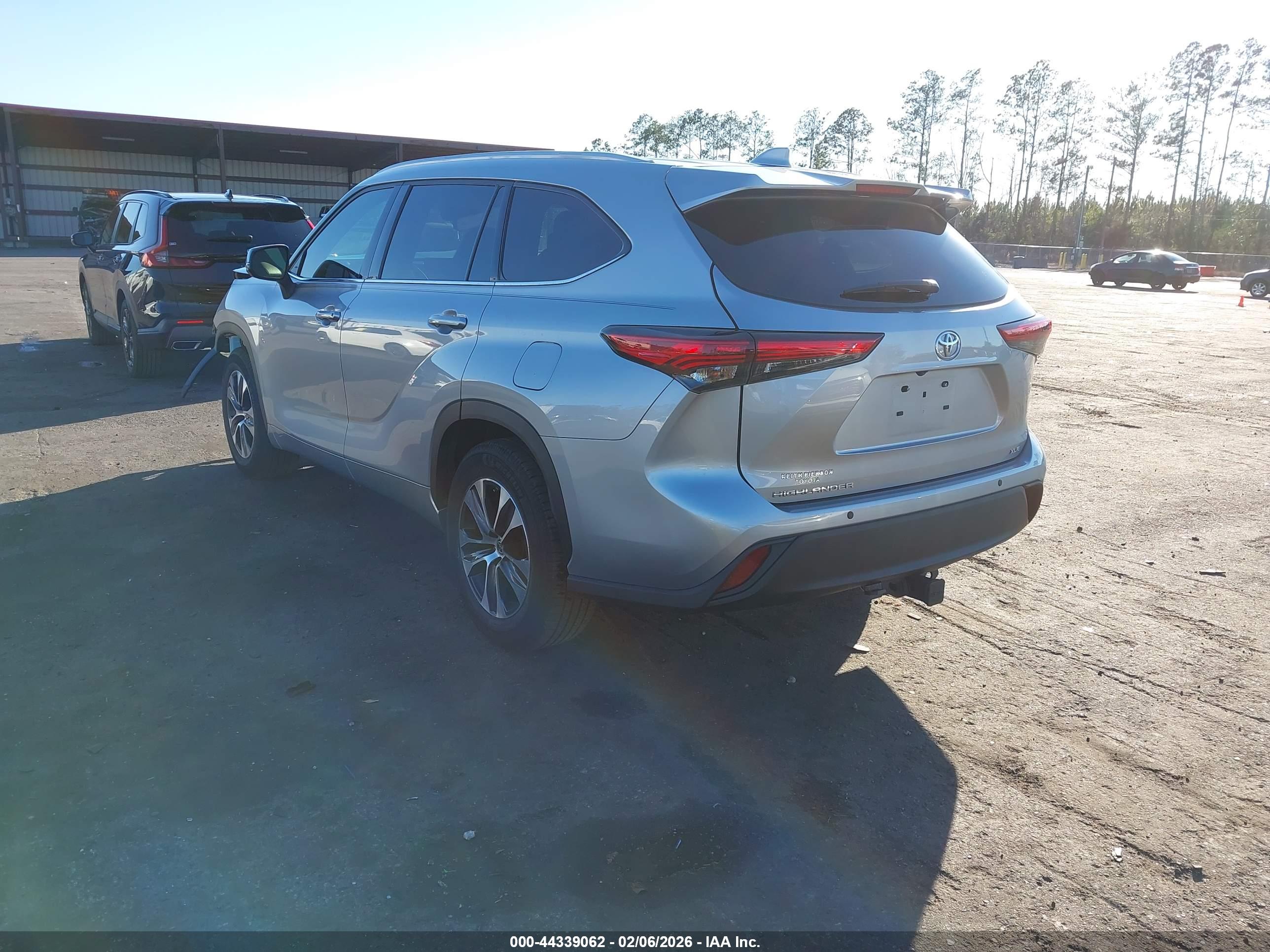 TOYOTA HIGHLANDER image 3