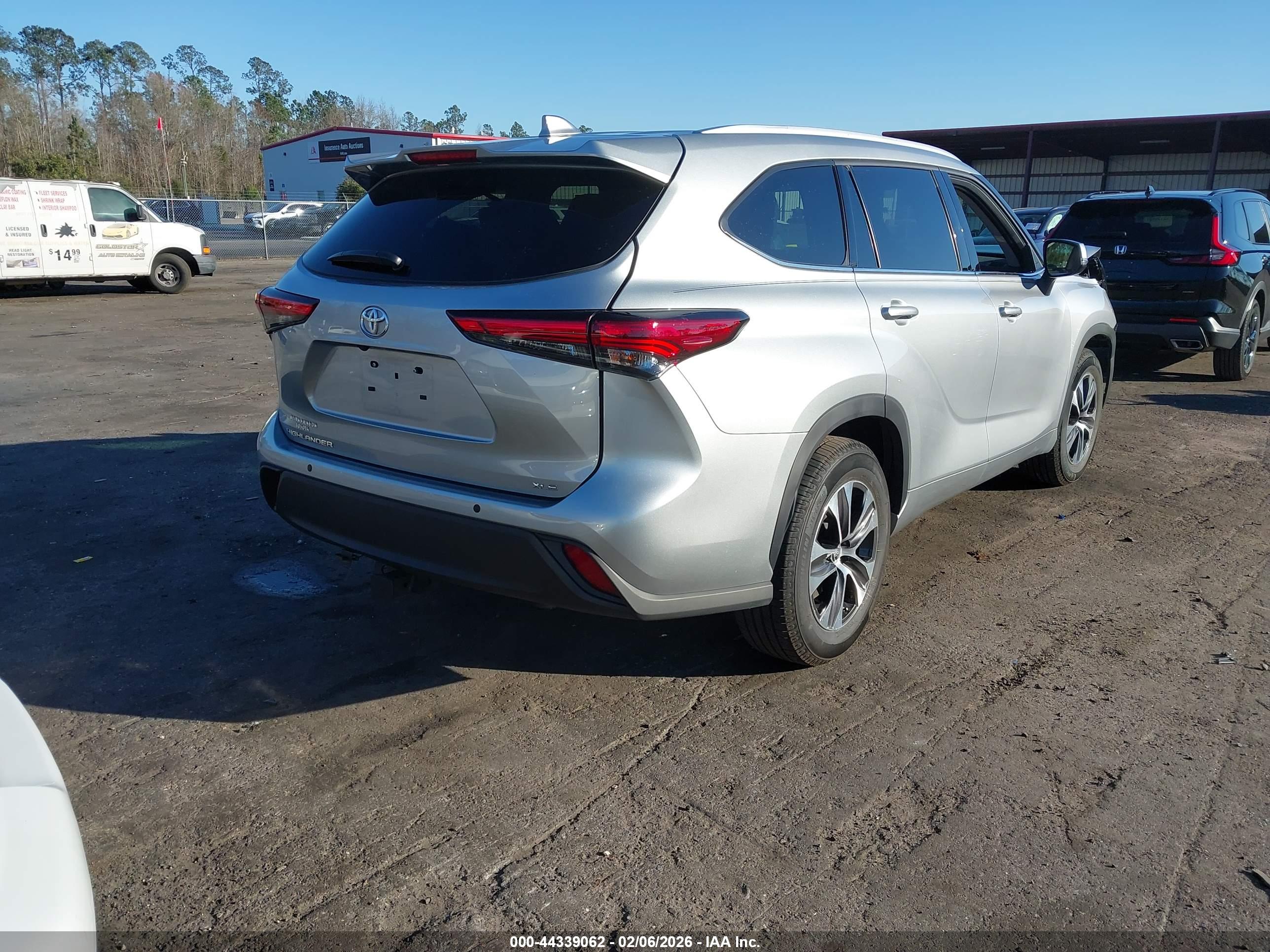 TOYOTA HIGHLANDER image 4