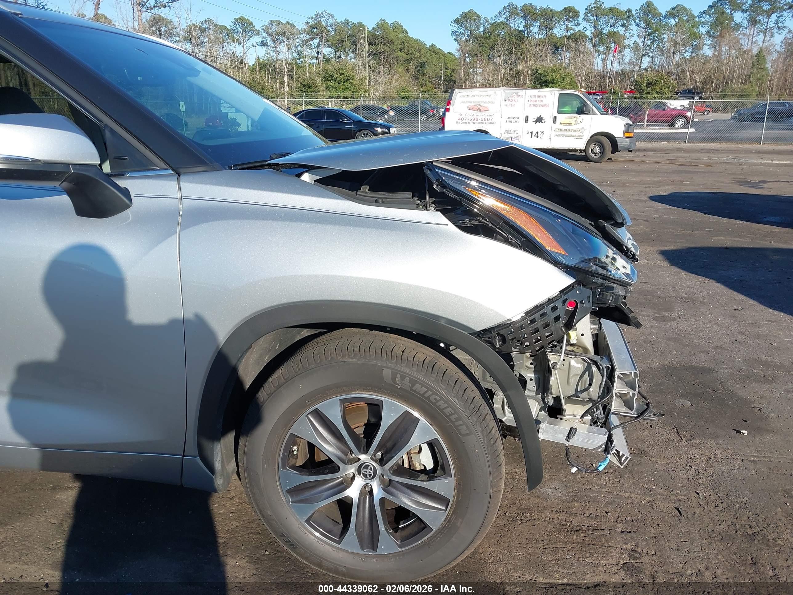 TOYOTA HIGHLANDER image 6