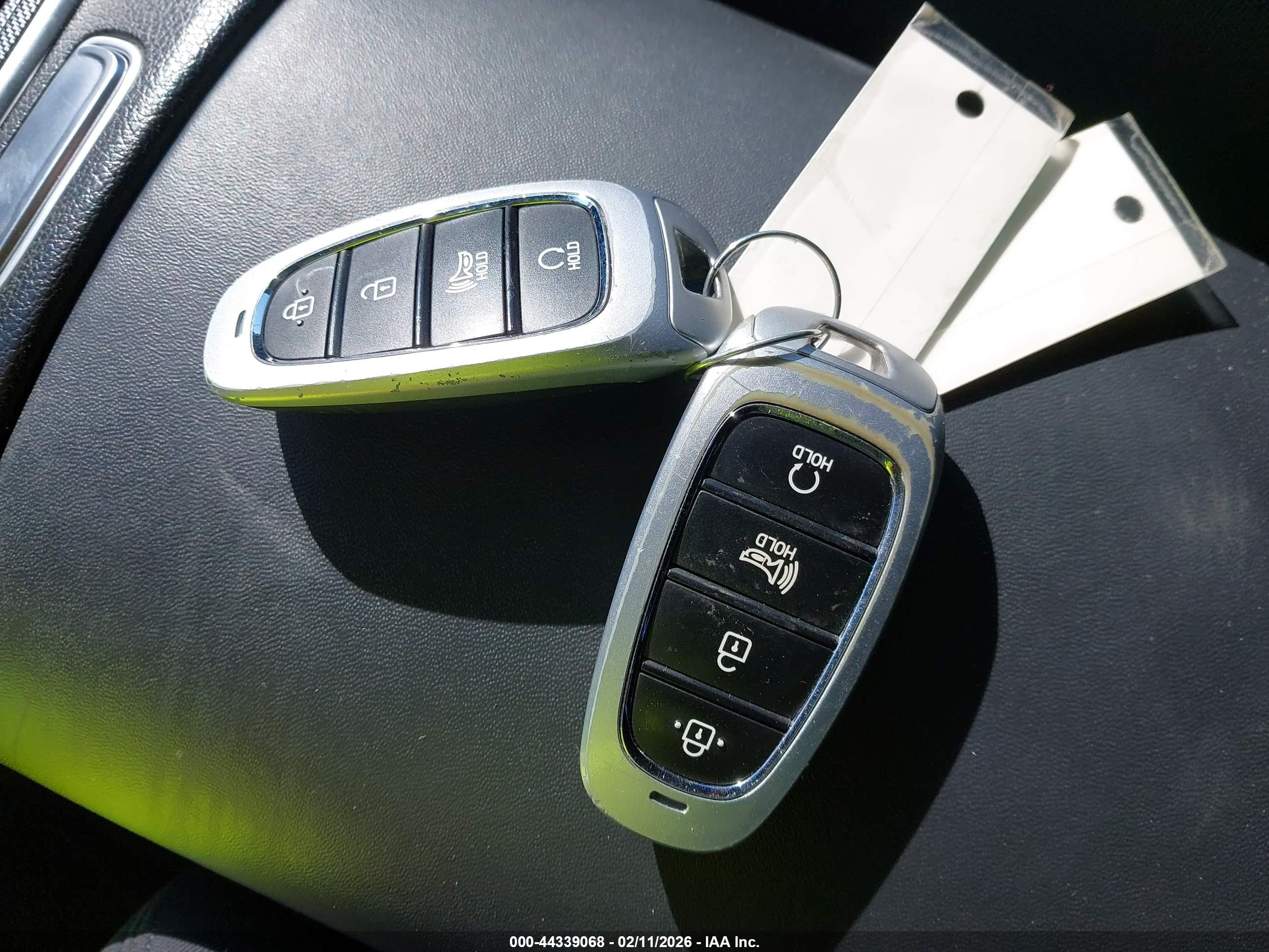 HYUNDAI SANTA image 11