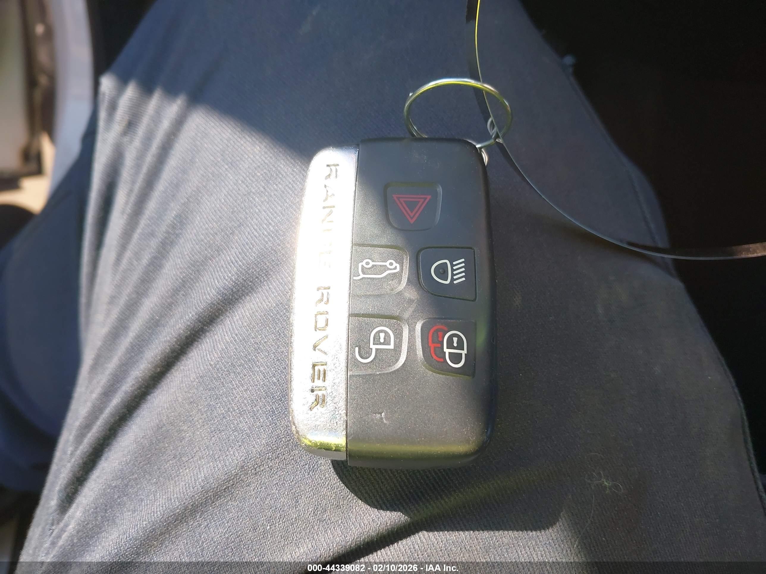 LAND ROVER image 11
