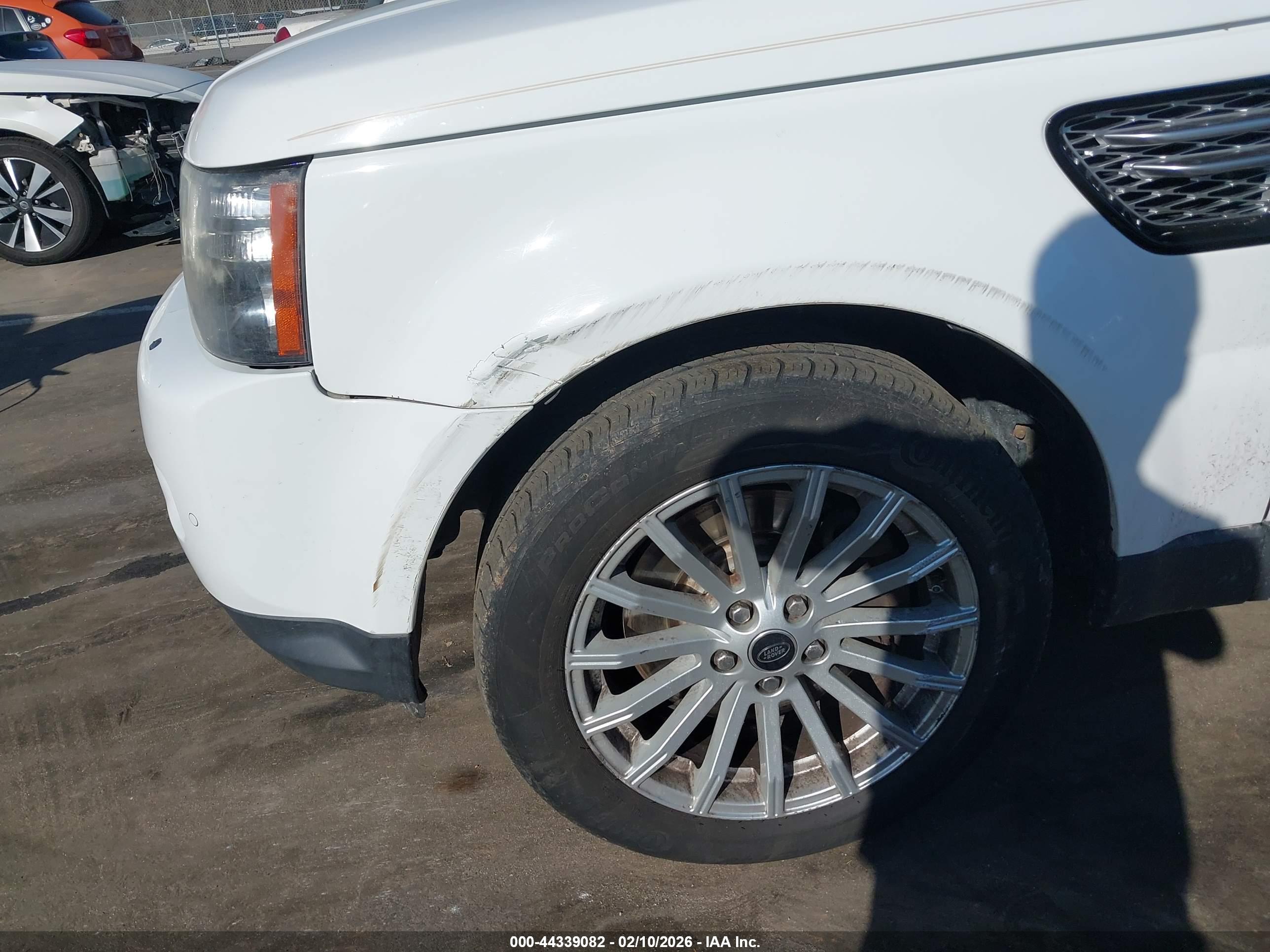 LAND ROVER image 6