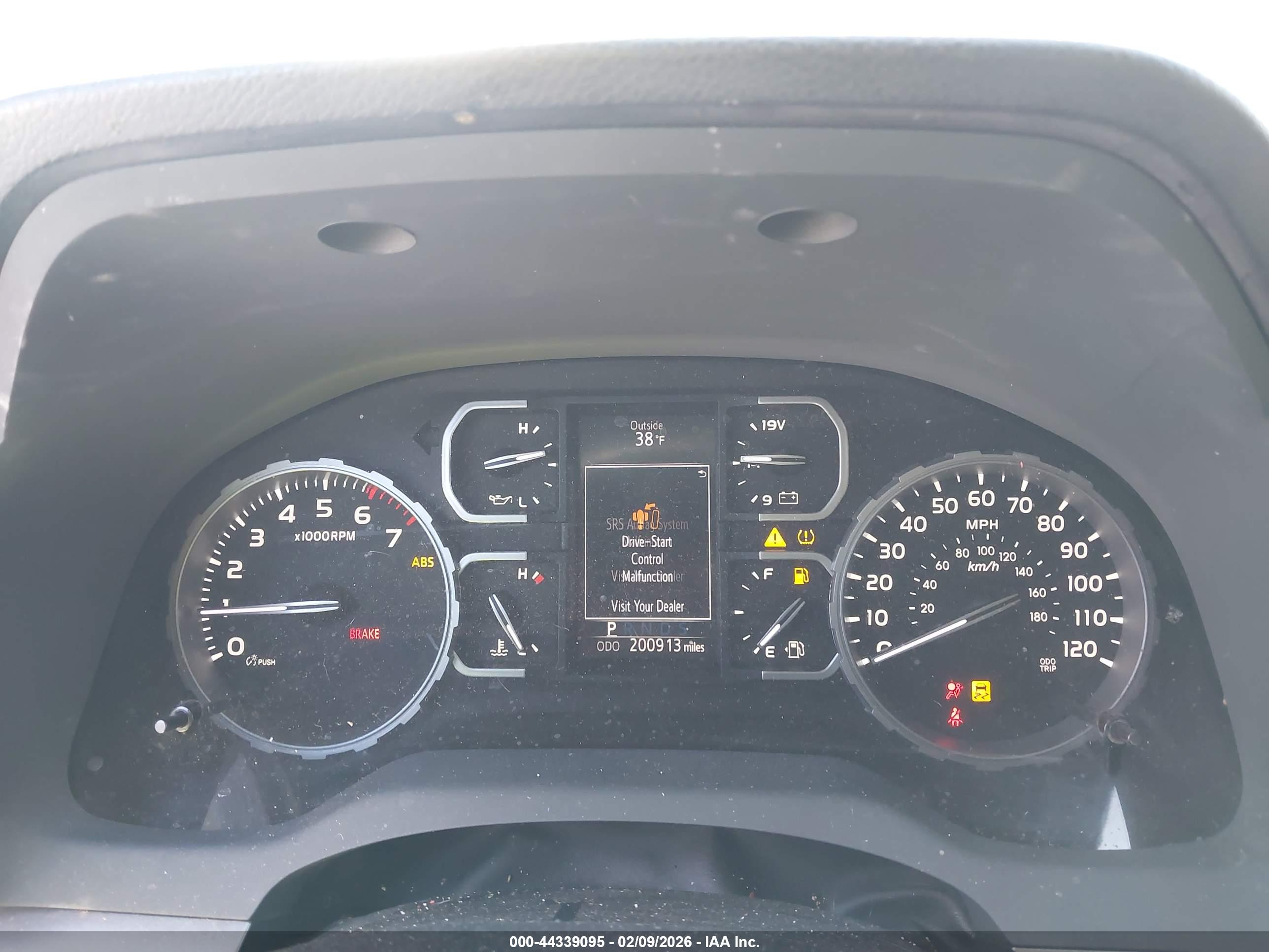 TOYOTA TUNDRA image 7