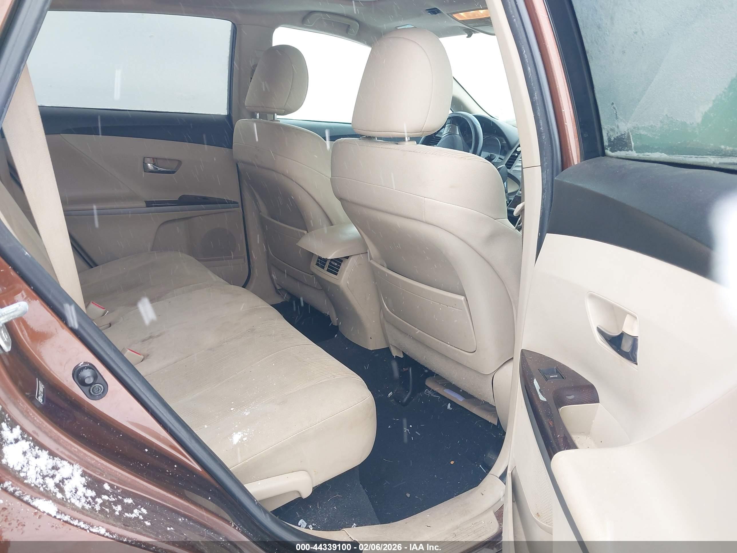 TOYOTA VENZA image 8