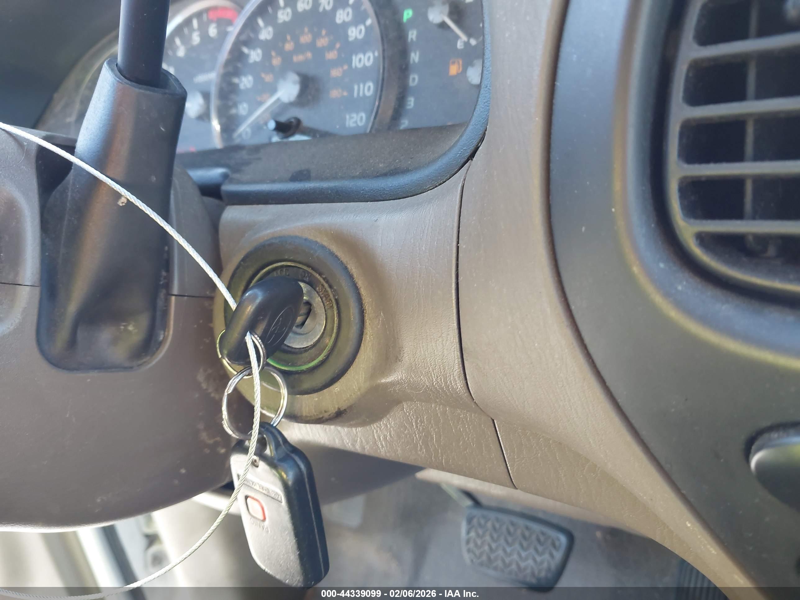 TOYOTA SEQUOIA image 11