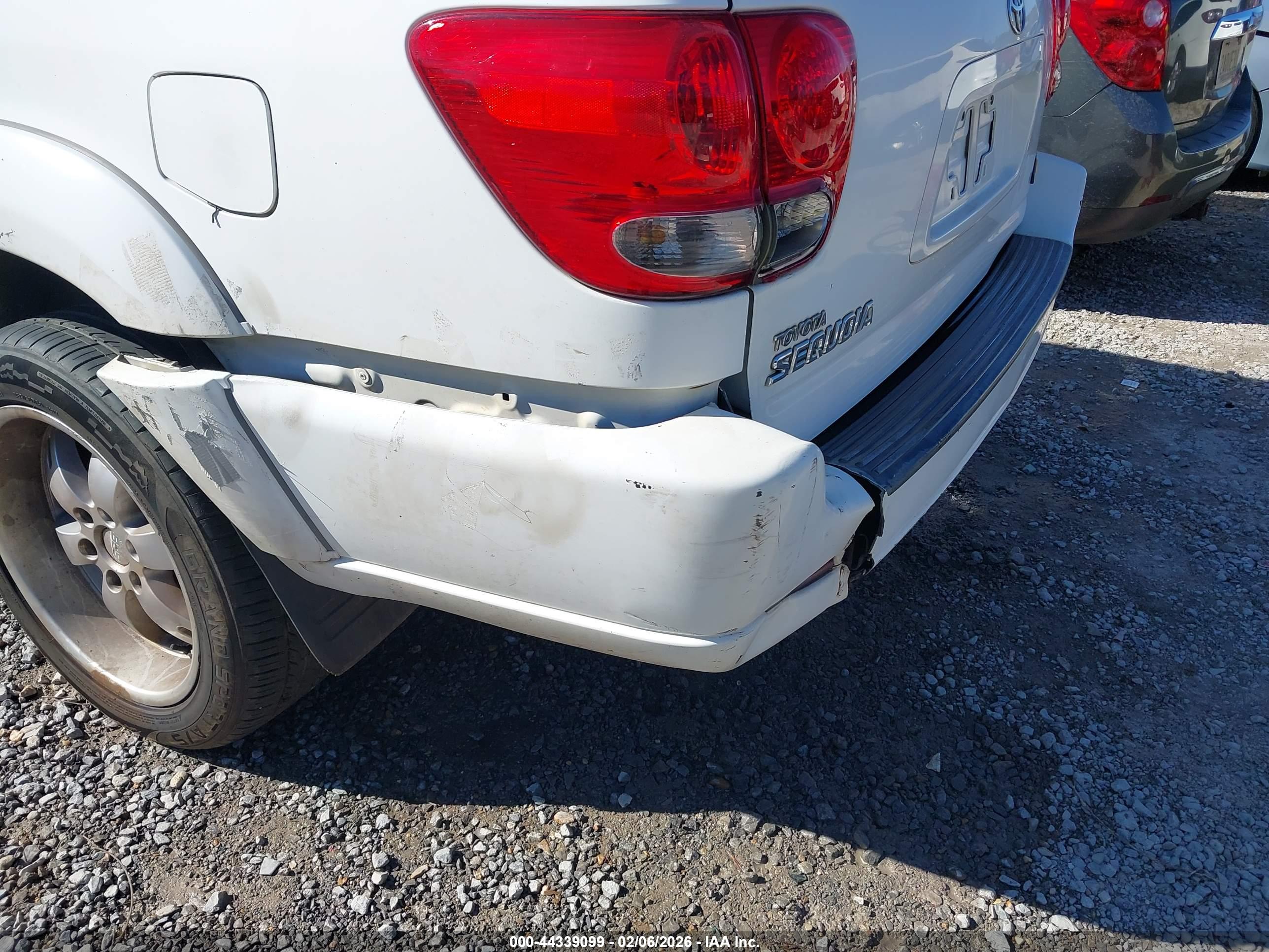 TOYOTA SEQUOIA image 6