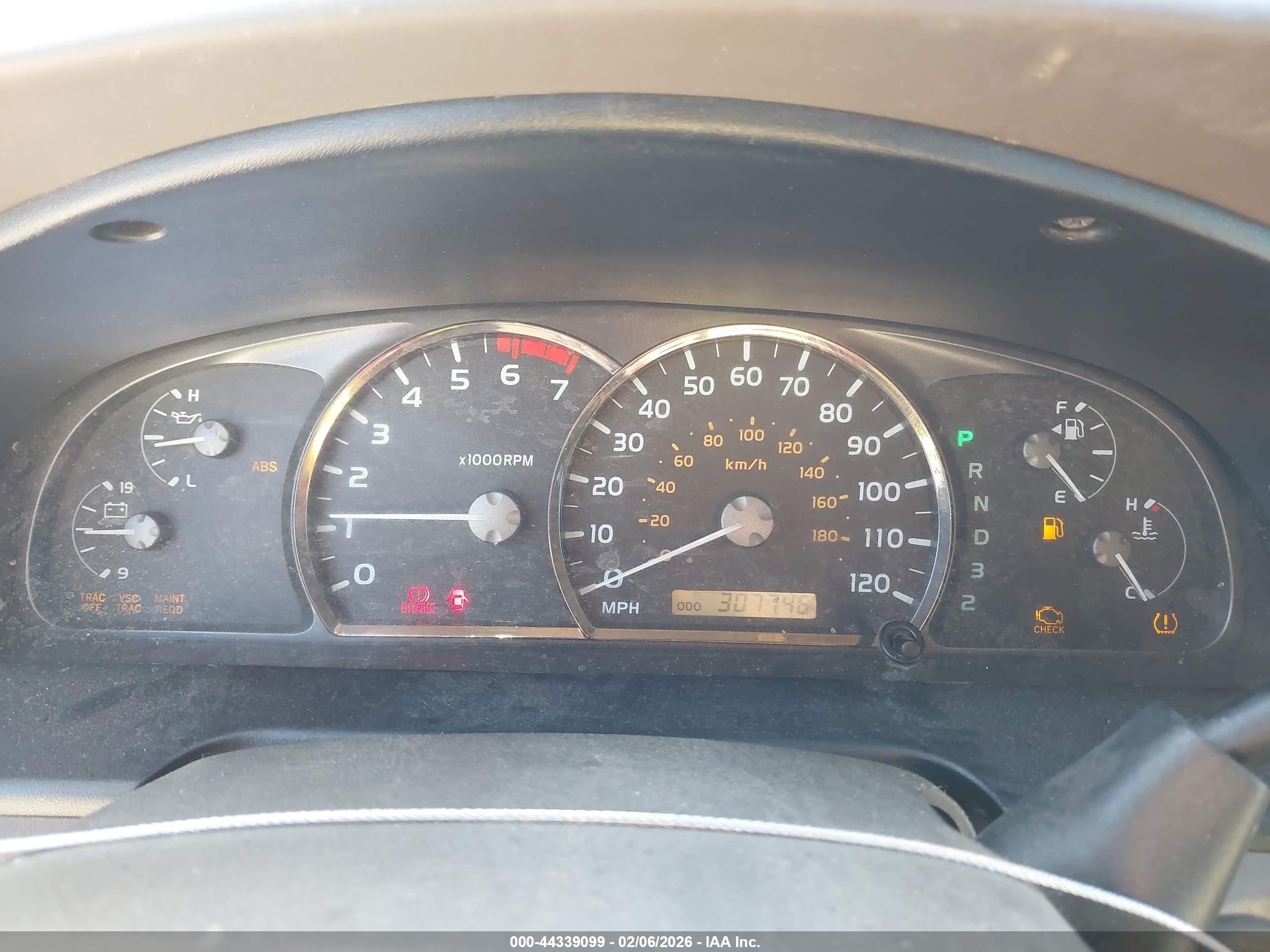 TOYOTA SEQUOIA image 7