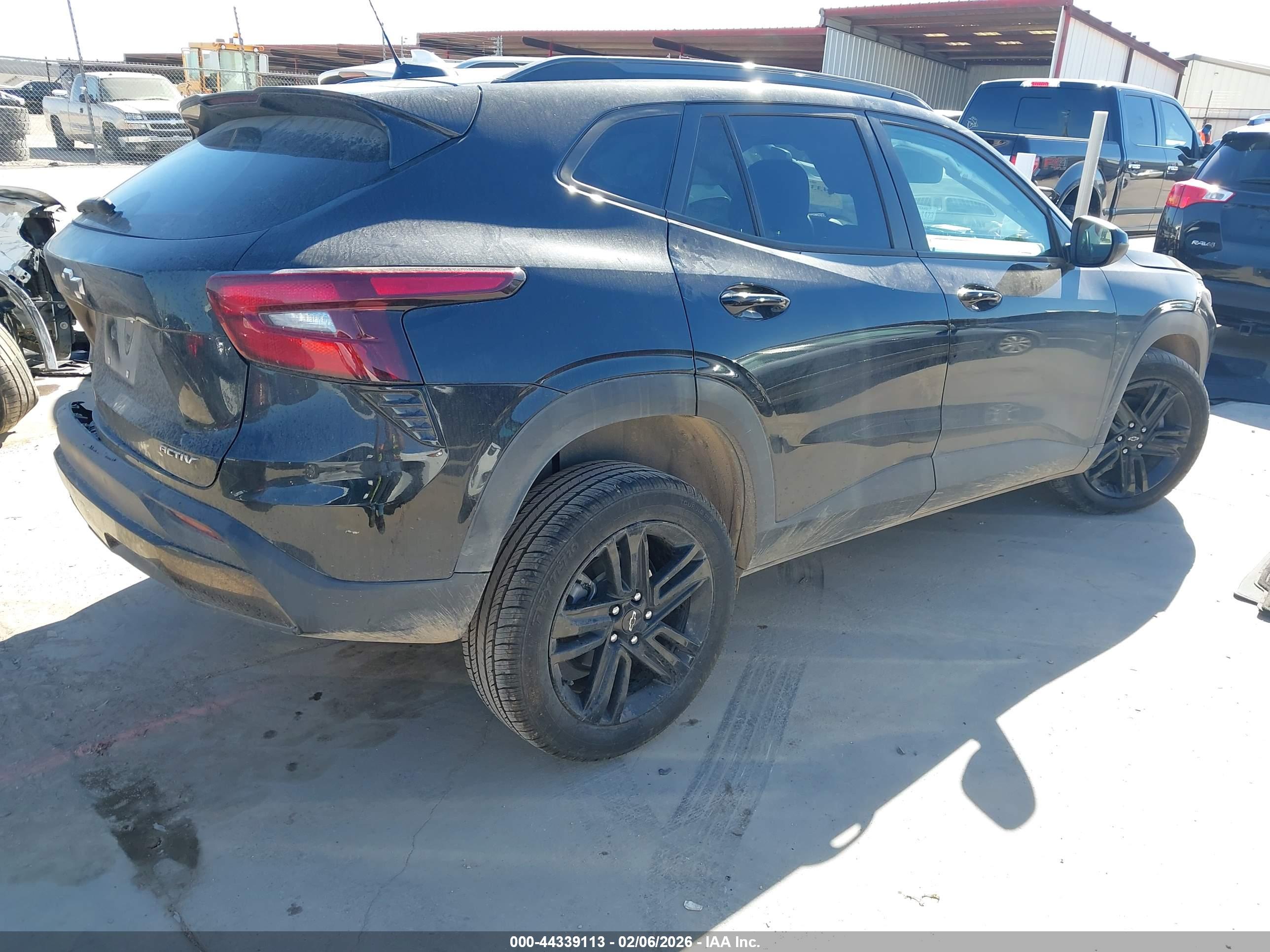 CHEVROLET TRAX image 4