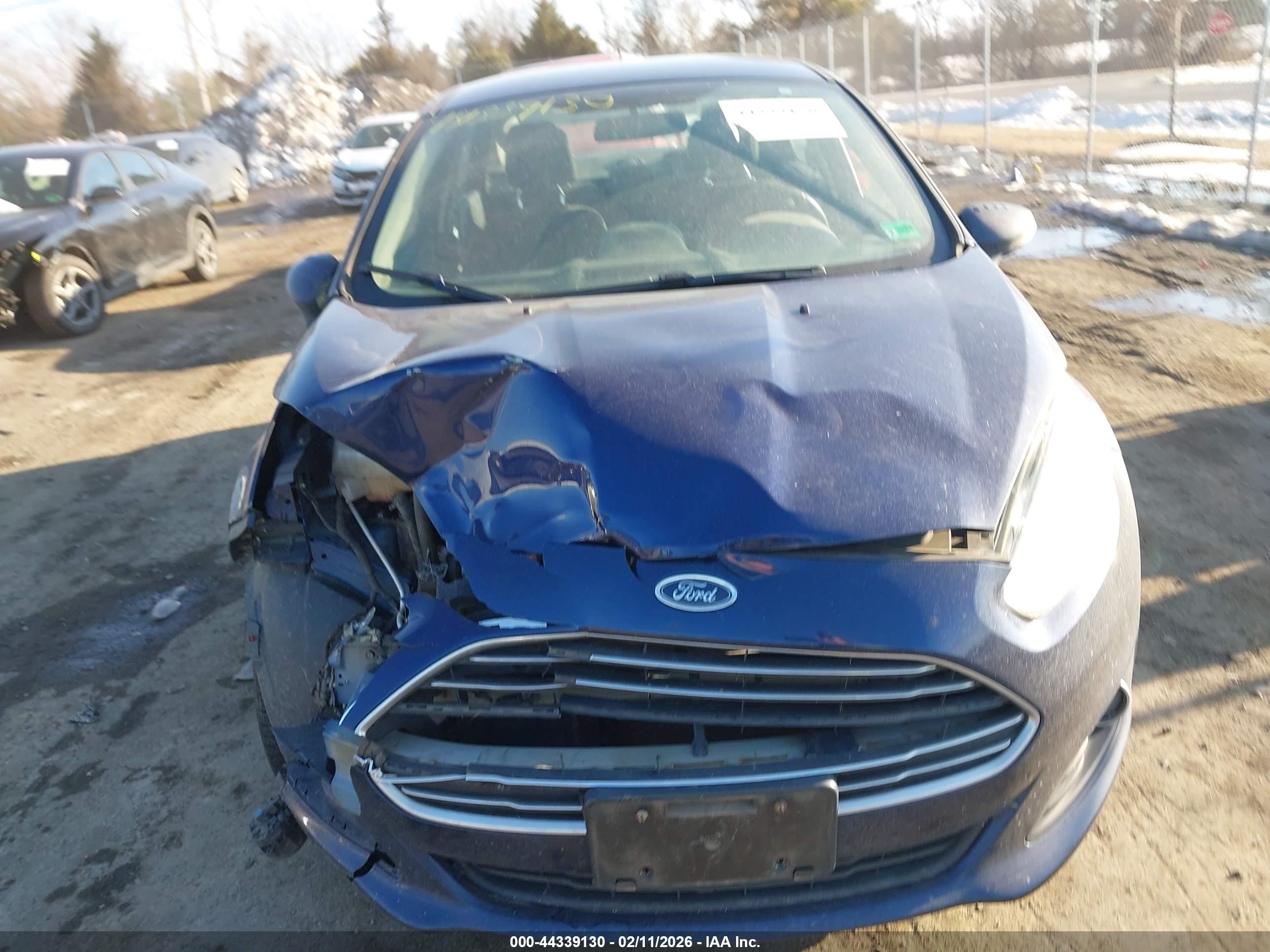FORD FIESTA image 6