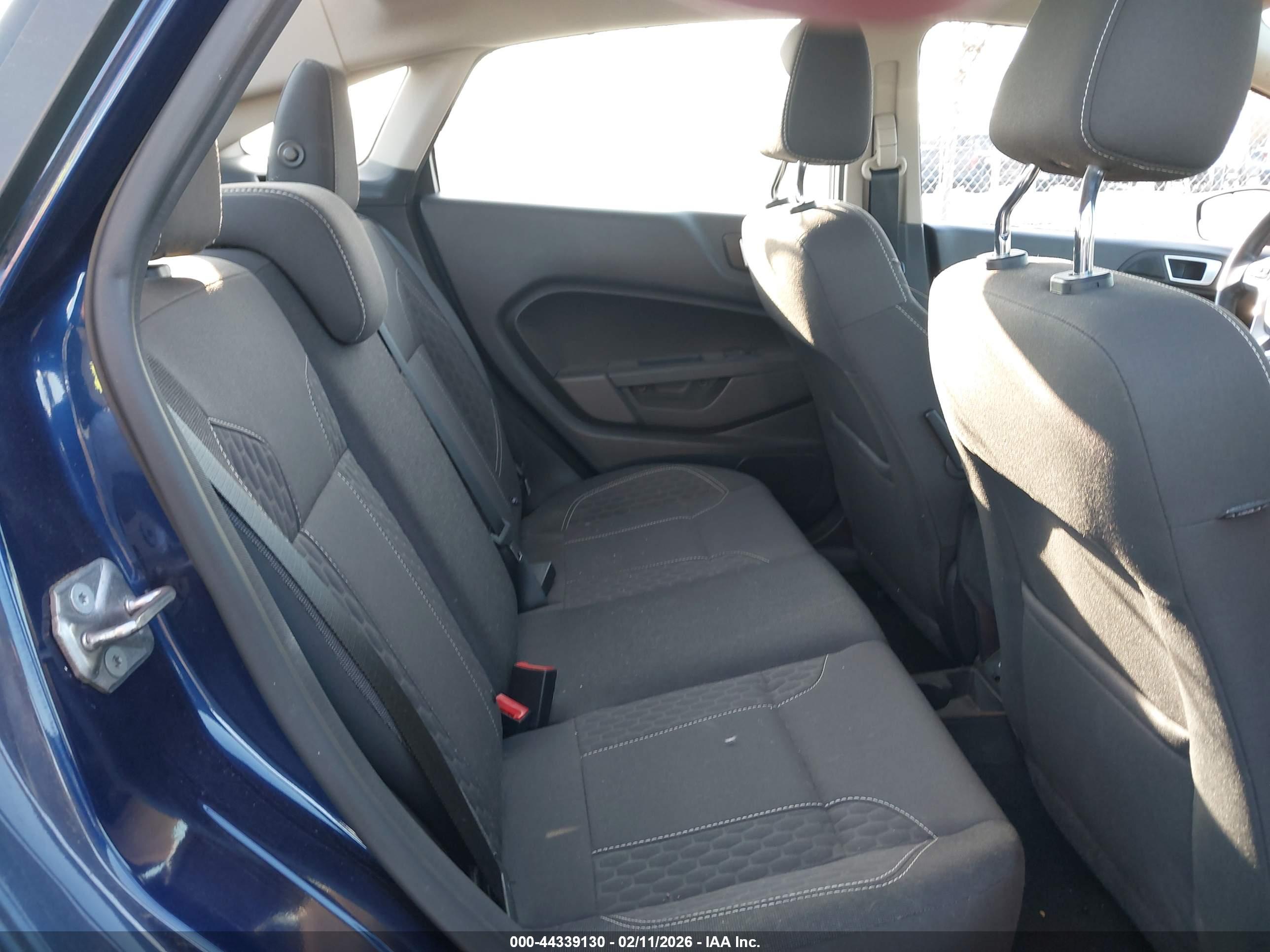 FORD FIESTA image 8