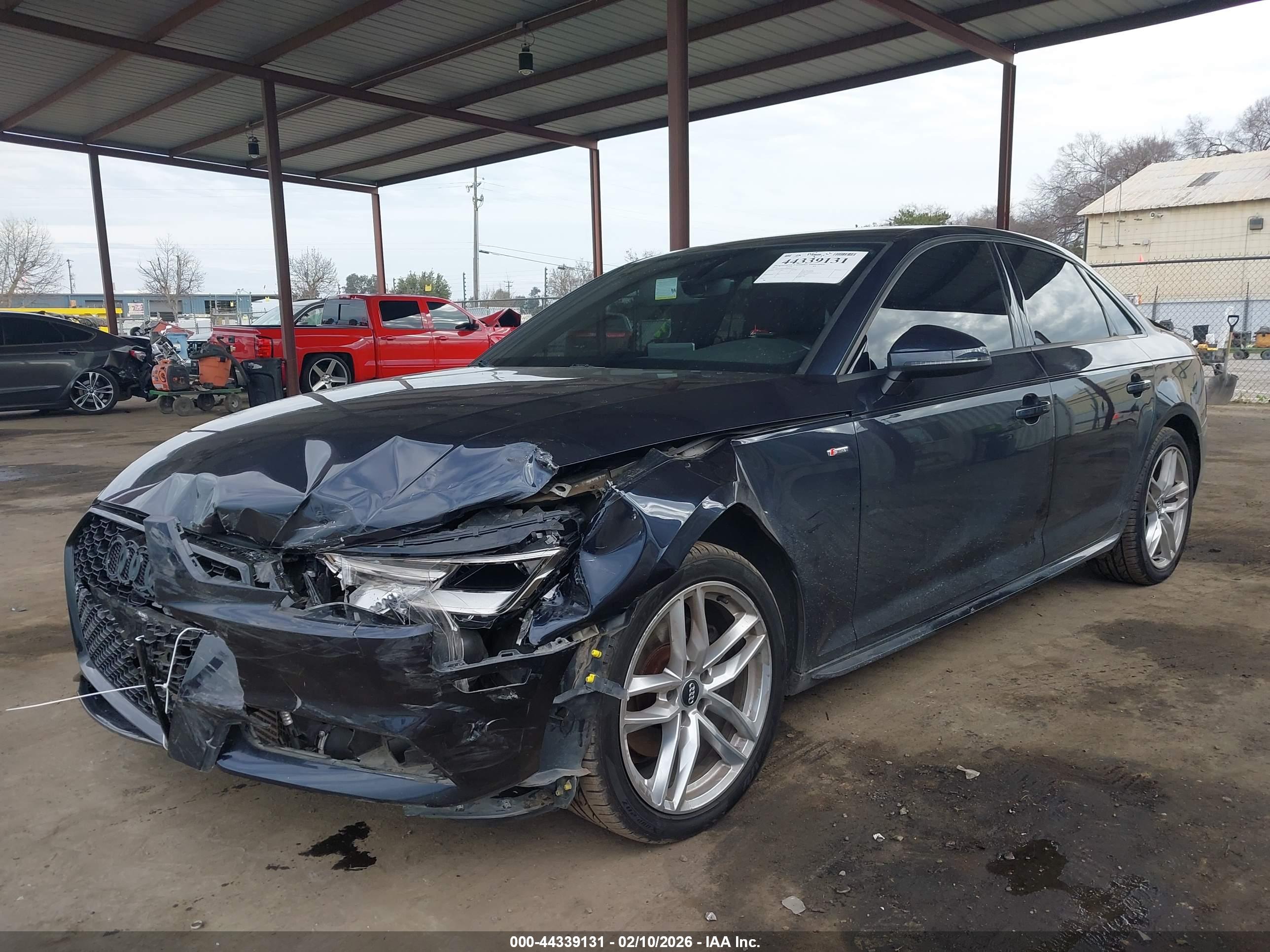 AUDI A4 image 2