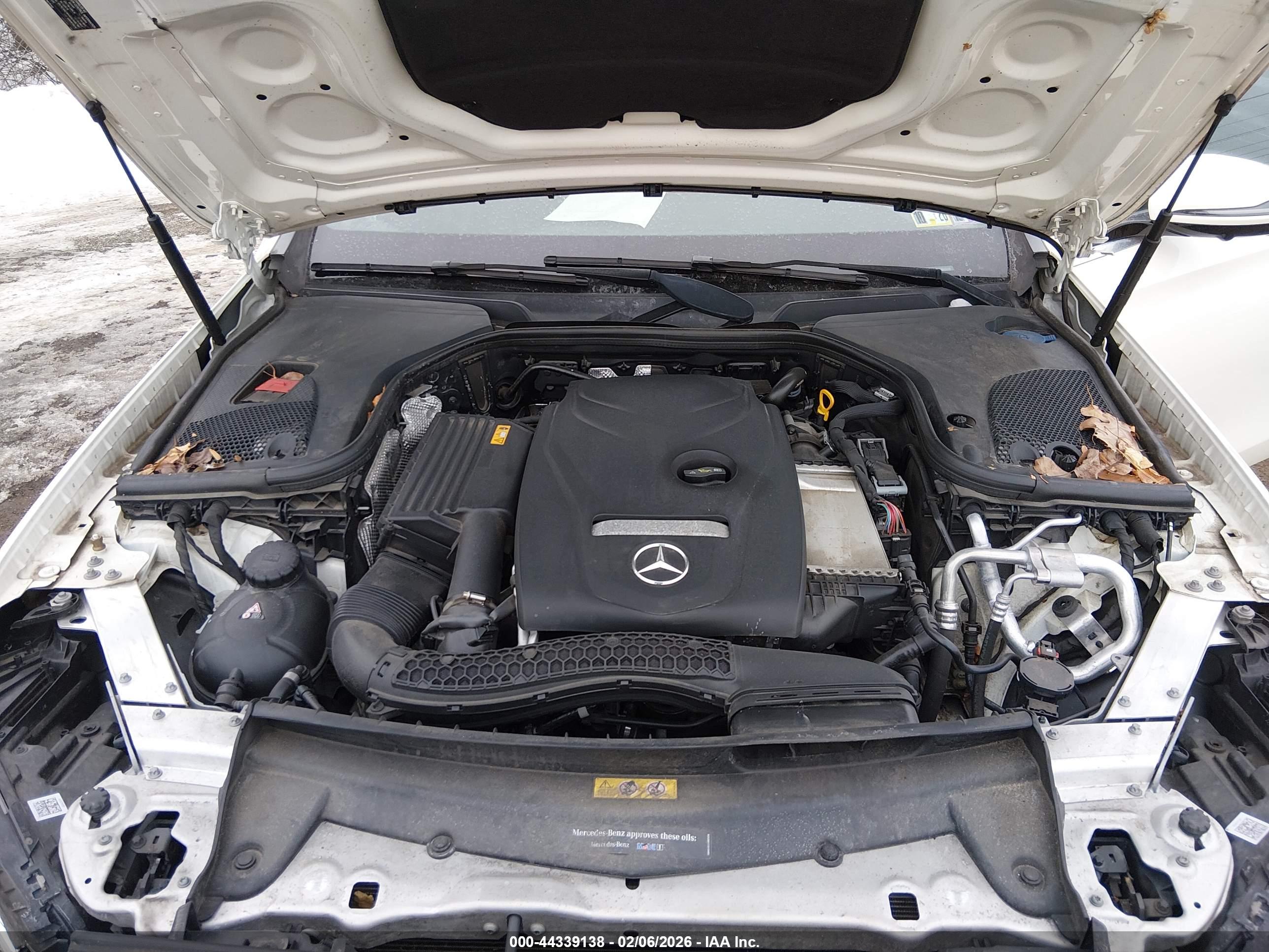MERCEDES-BENZ E image 10