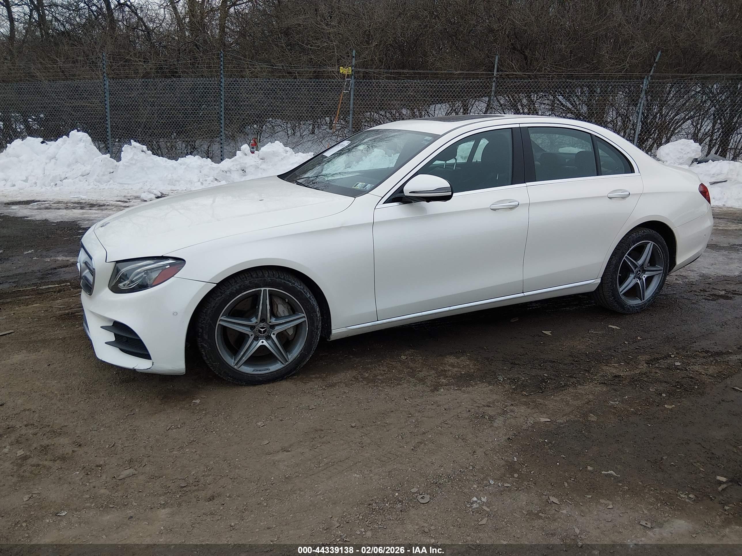 MERCEDES-BENZ E image 2