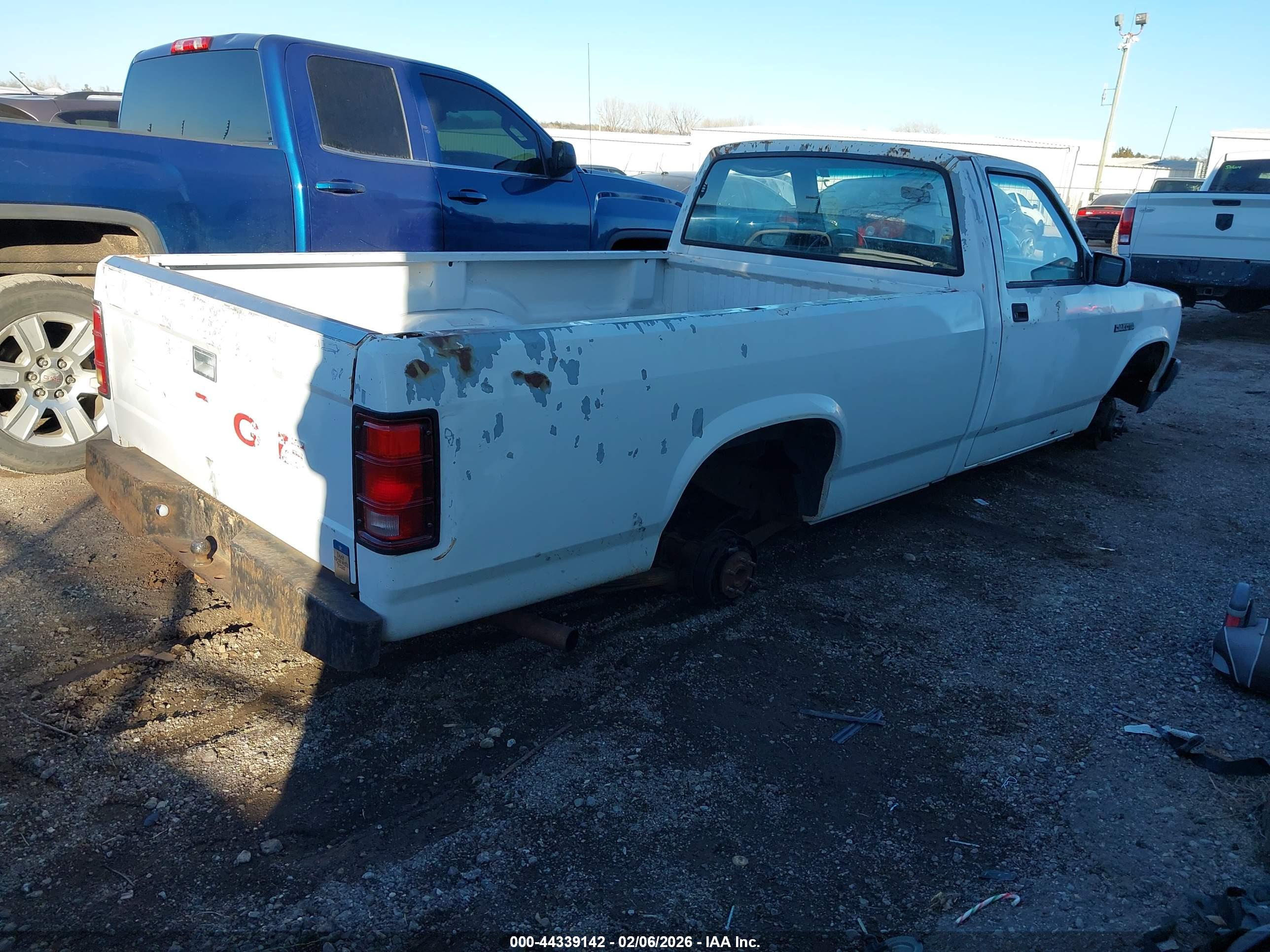 DODGE DAKOTA image 4