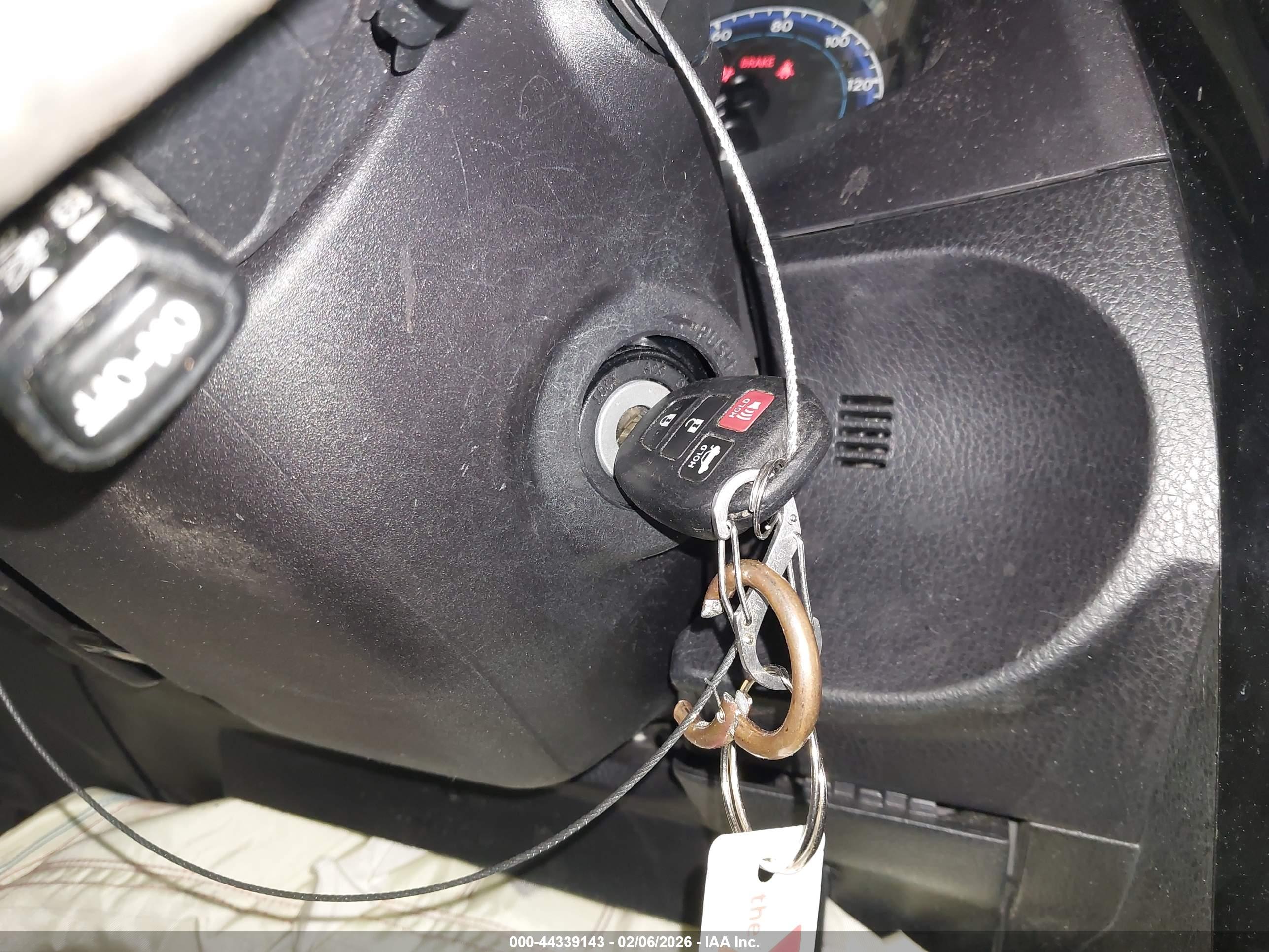 TOYOTA COROLLA image 11