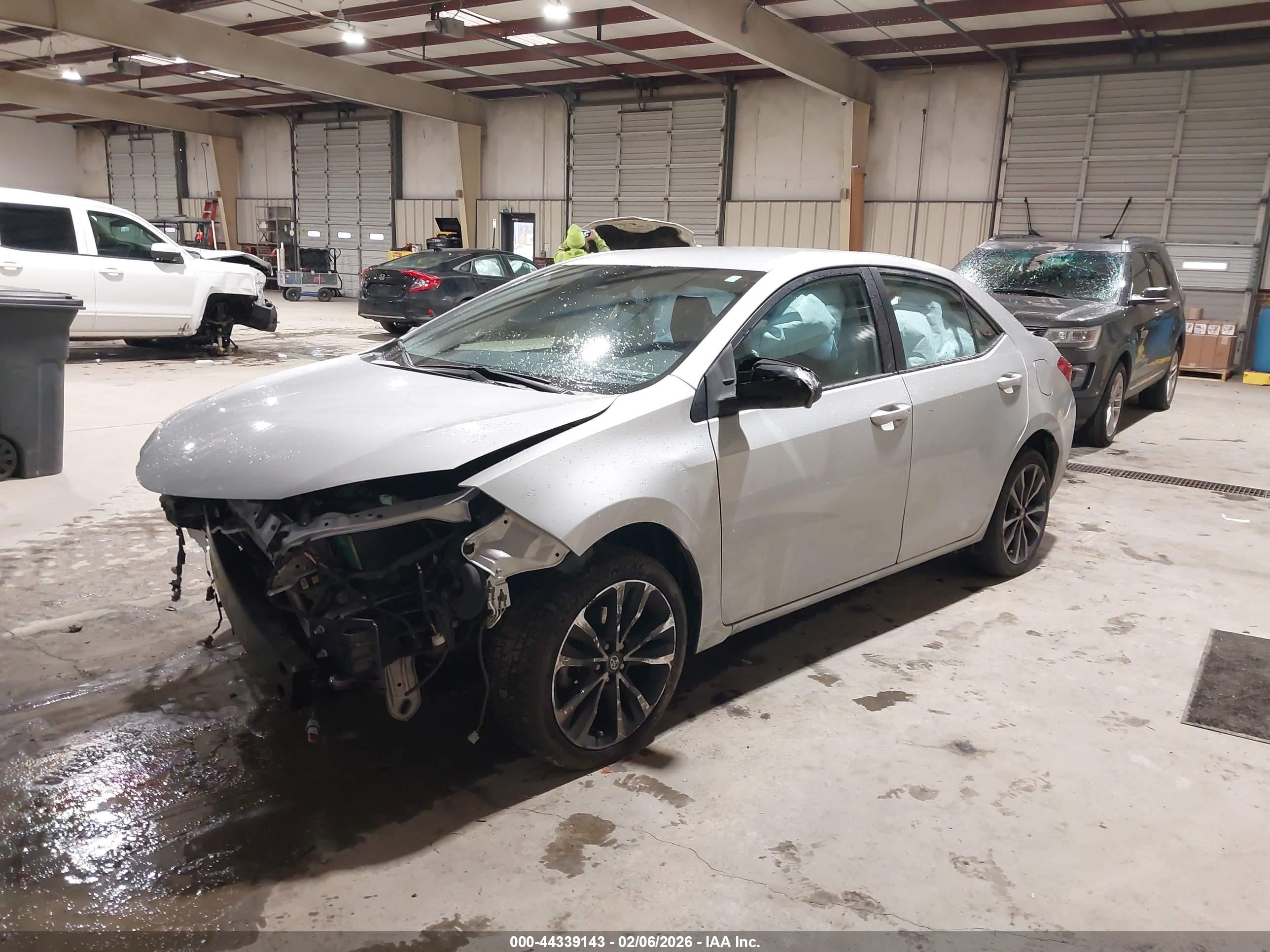TOYOTA COROLLA image 2