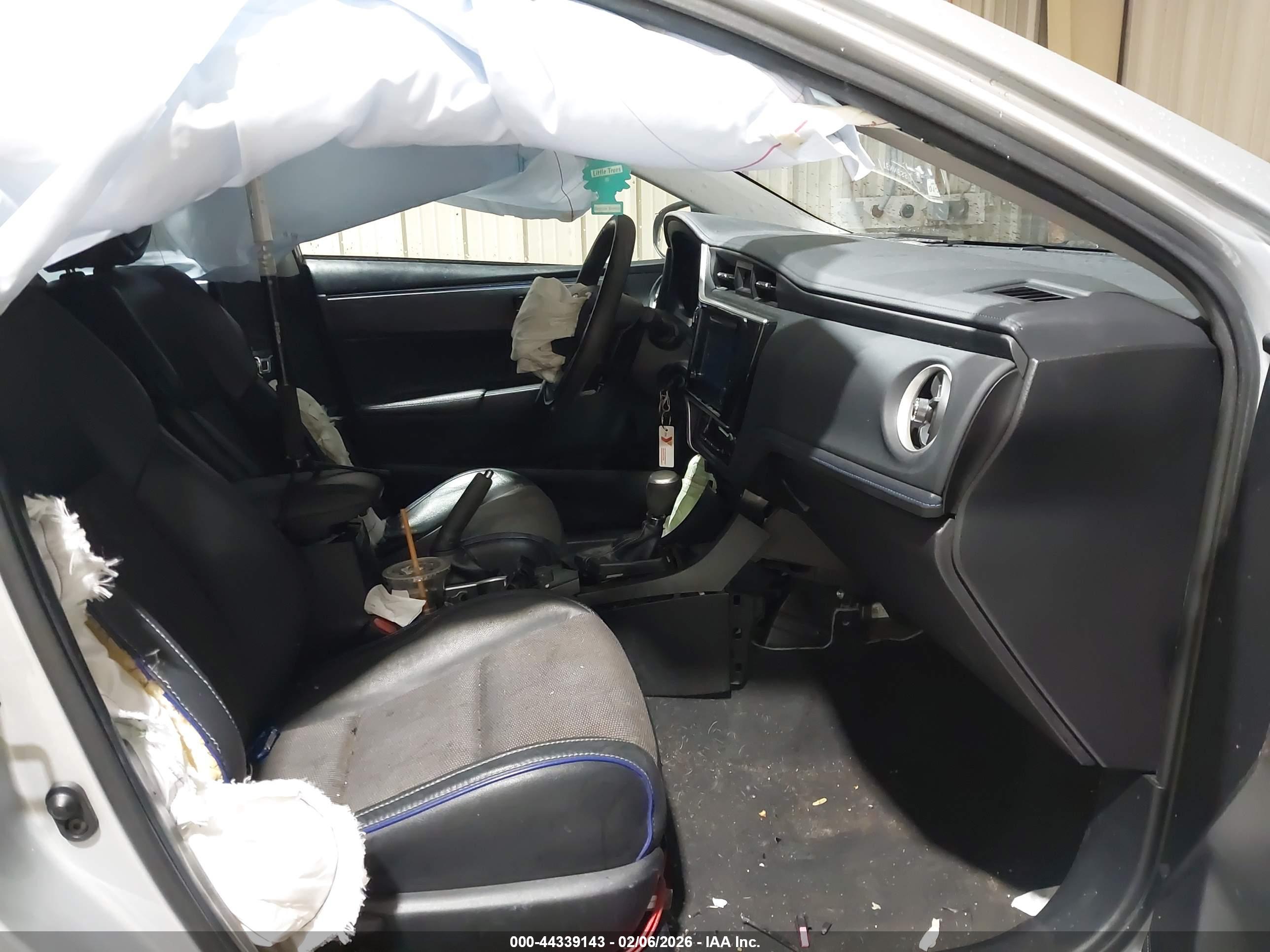 TOYOTA COROLLA image 5