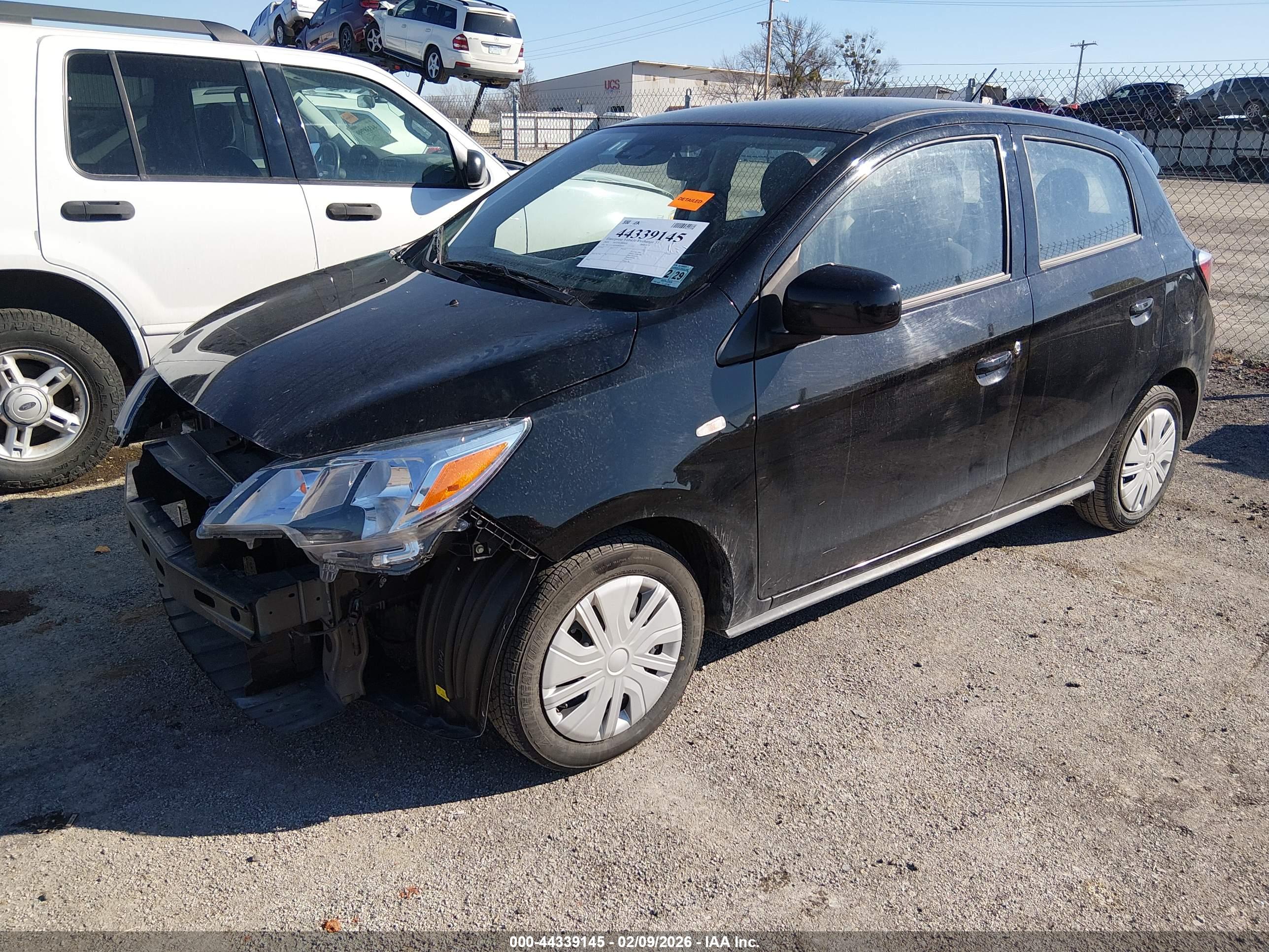 MITSUBISHI MIRAGE image 2