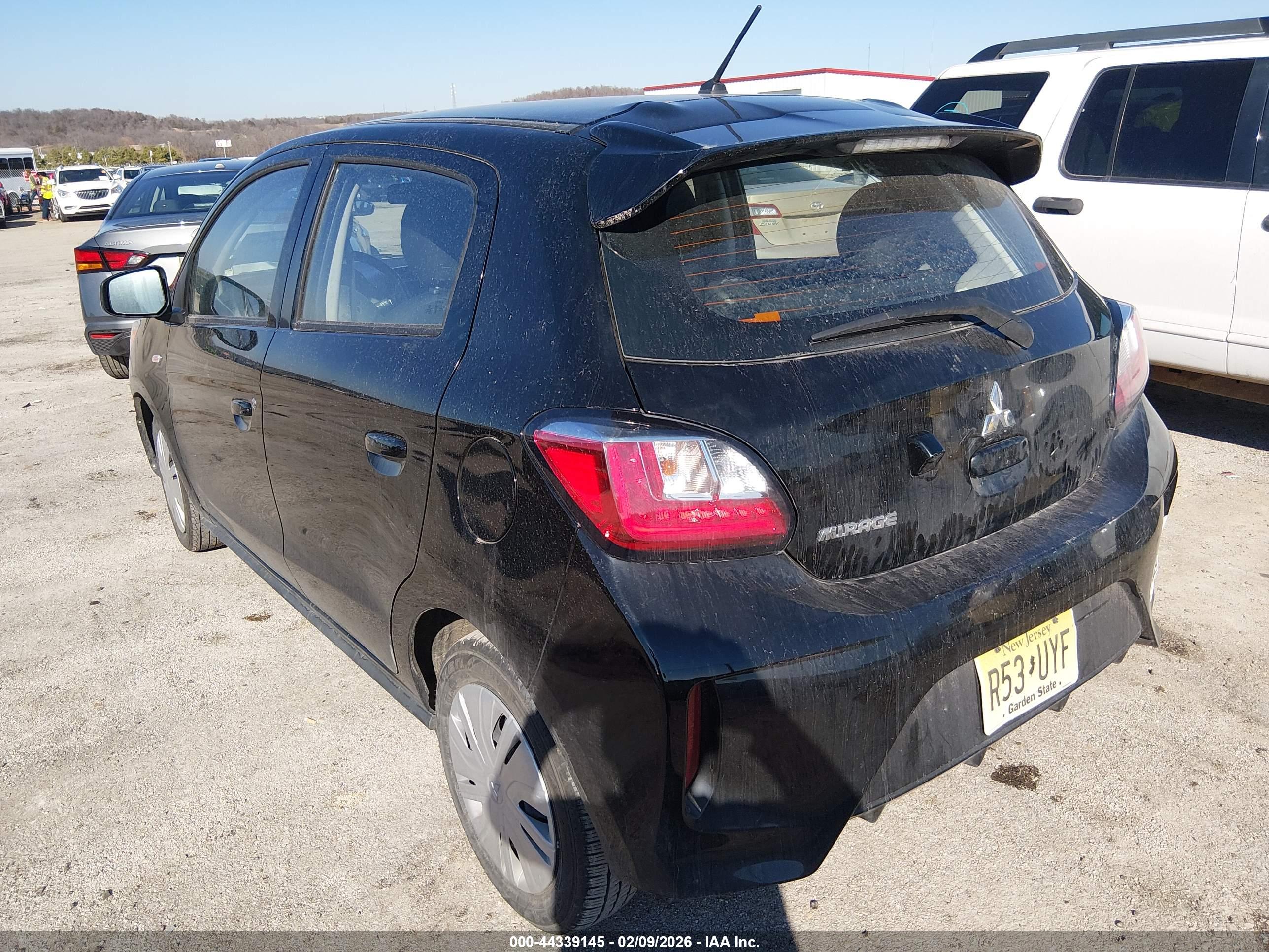 MITSUBISHI MIRAGE image 3